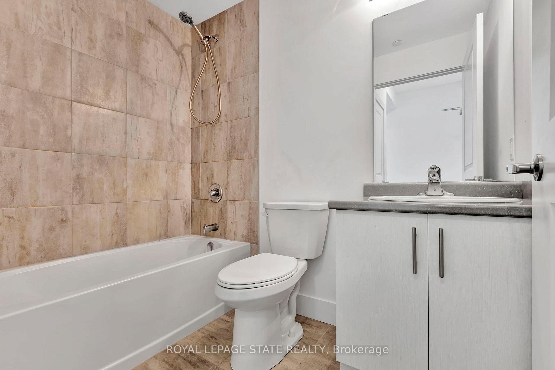 450 Dundas Street Unit 226 photo 27