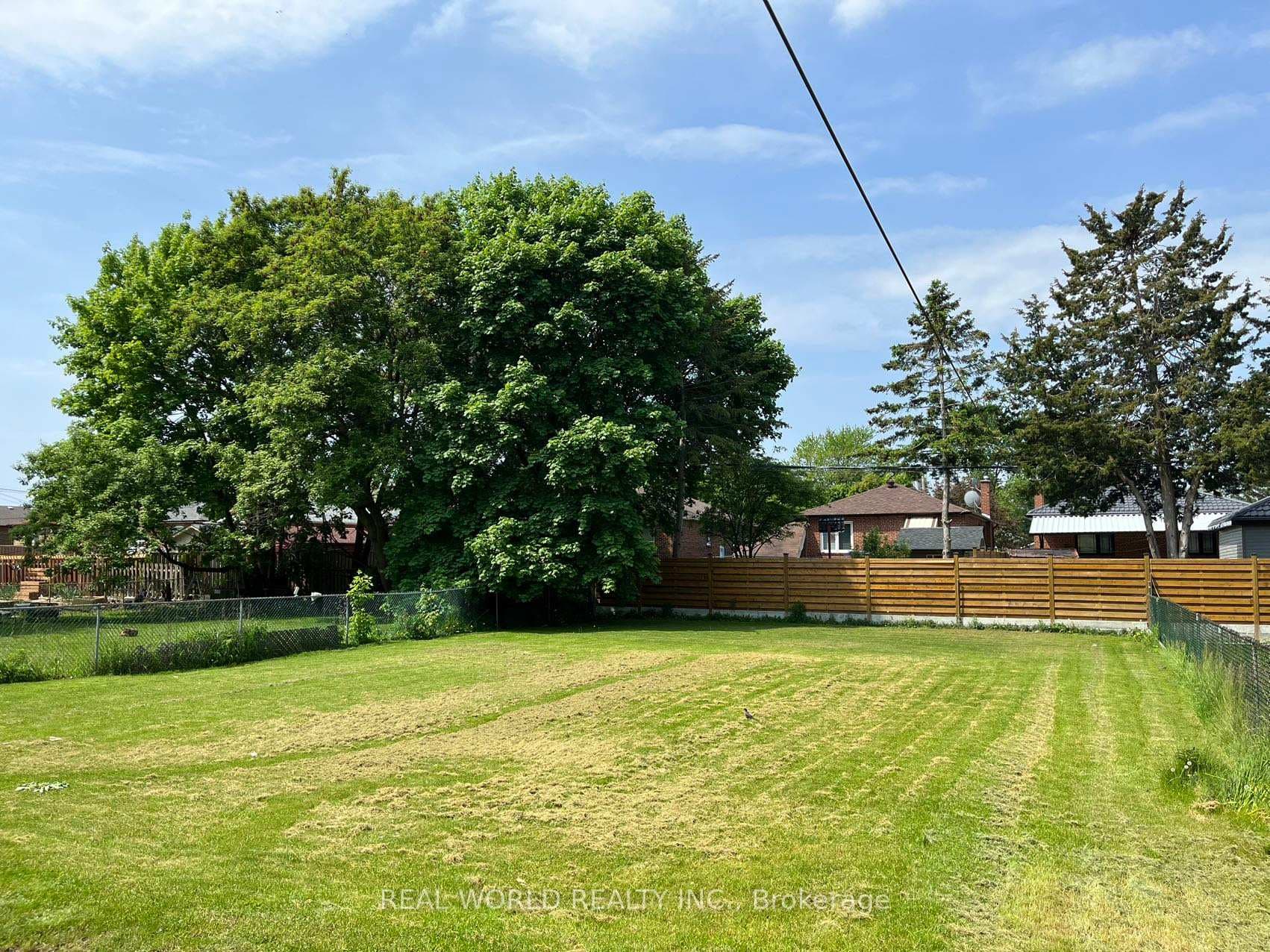 1090 Warden Avenue photo 16