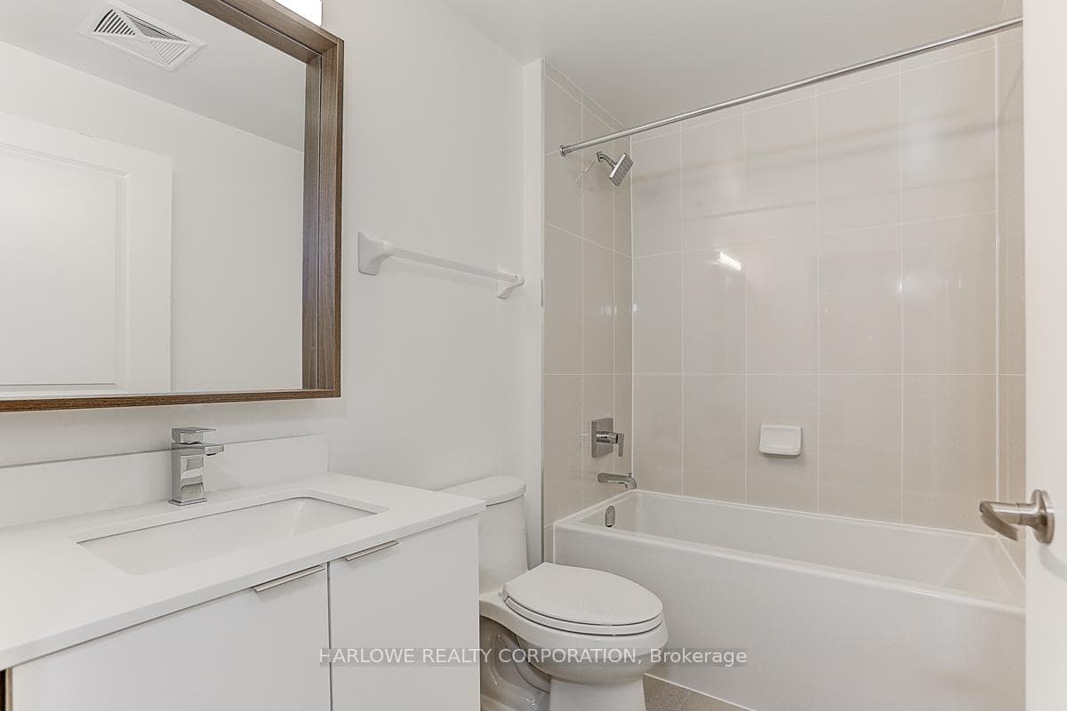543 Richmond Street Unit 701 photo 32