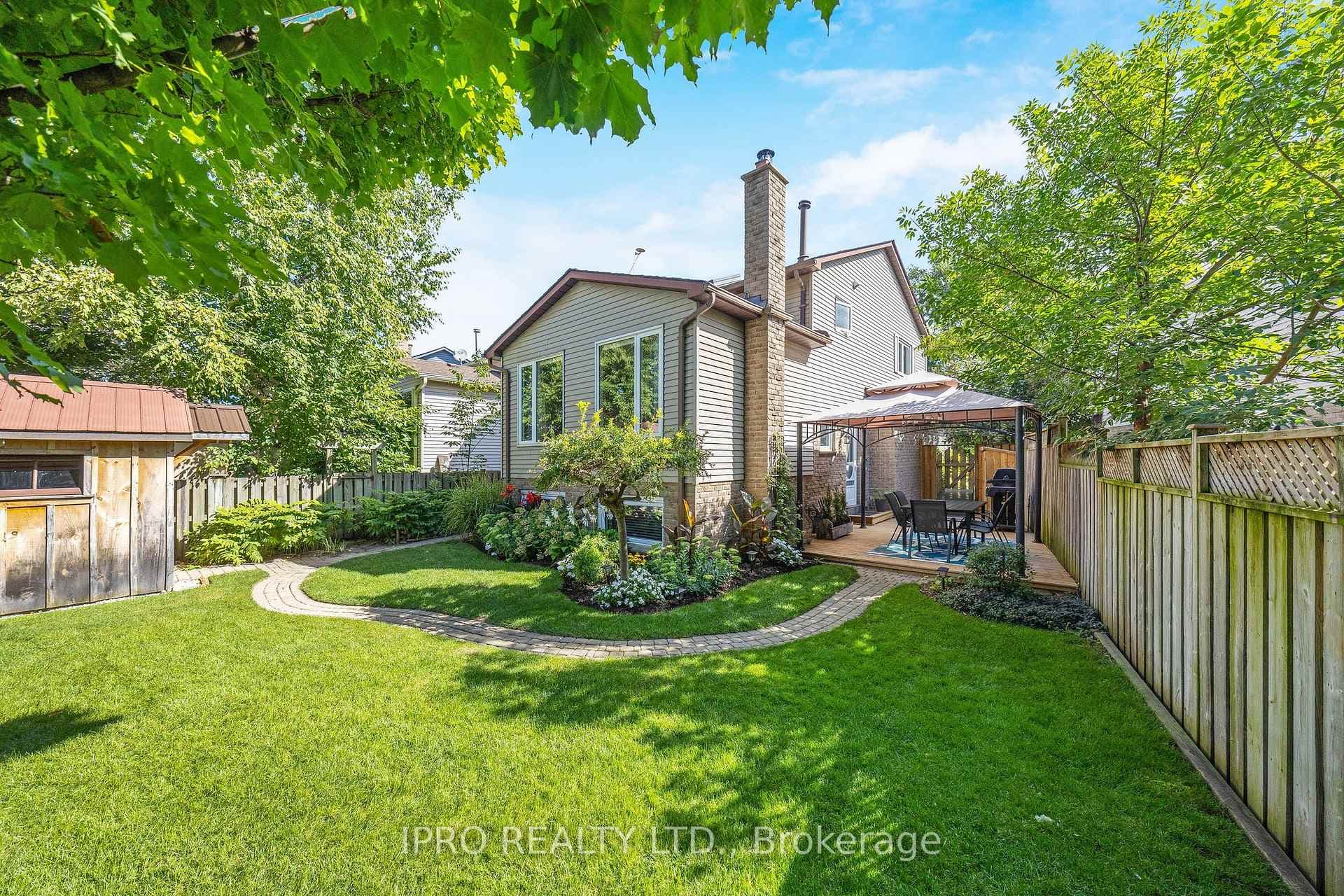 747 Roseheath Drive photo 36