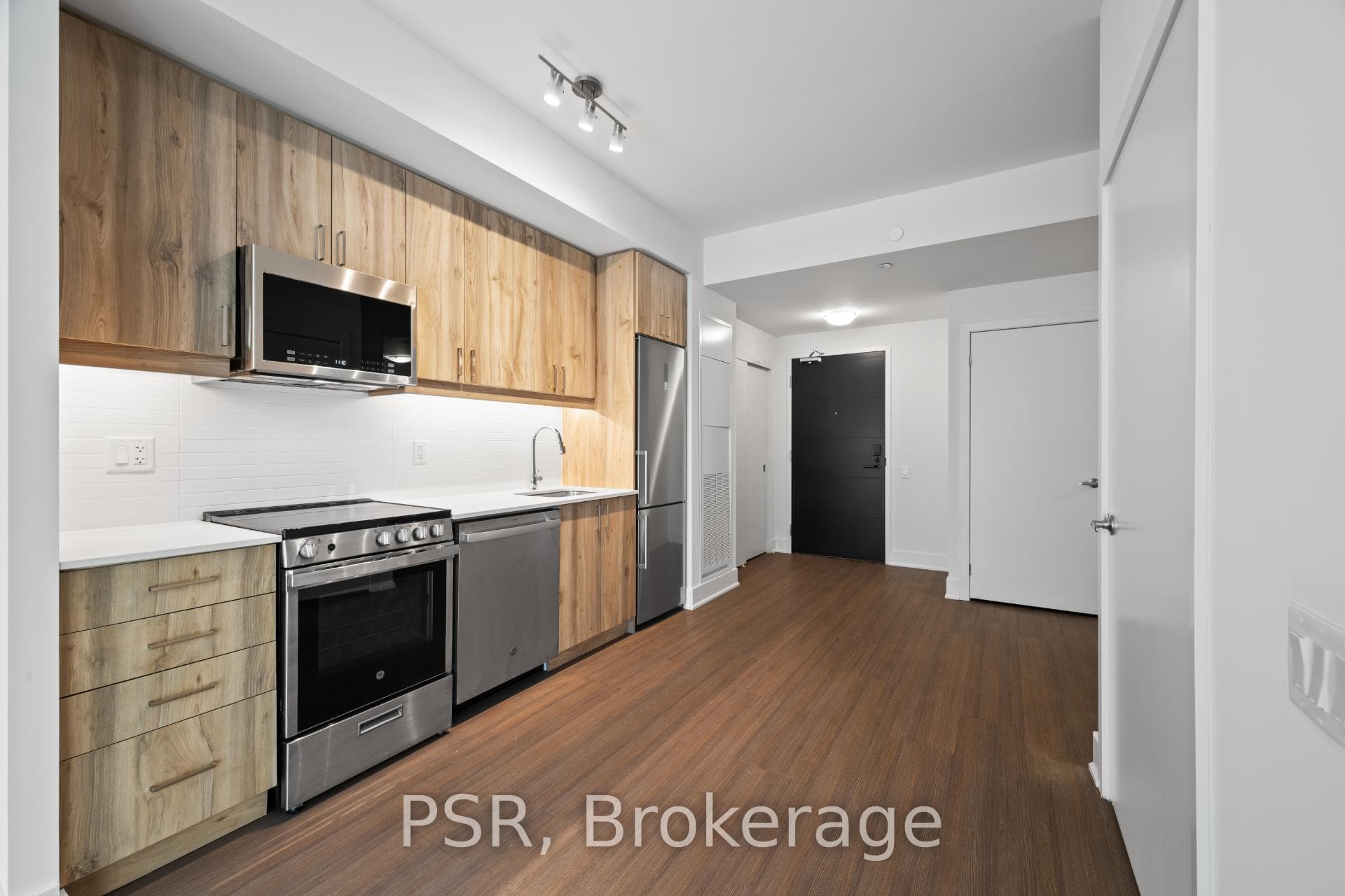 195 Deerfield Road Unit 710 photo 6