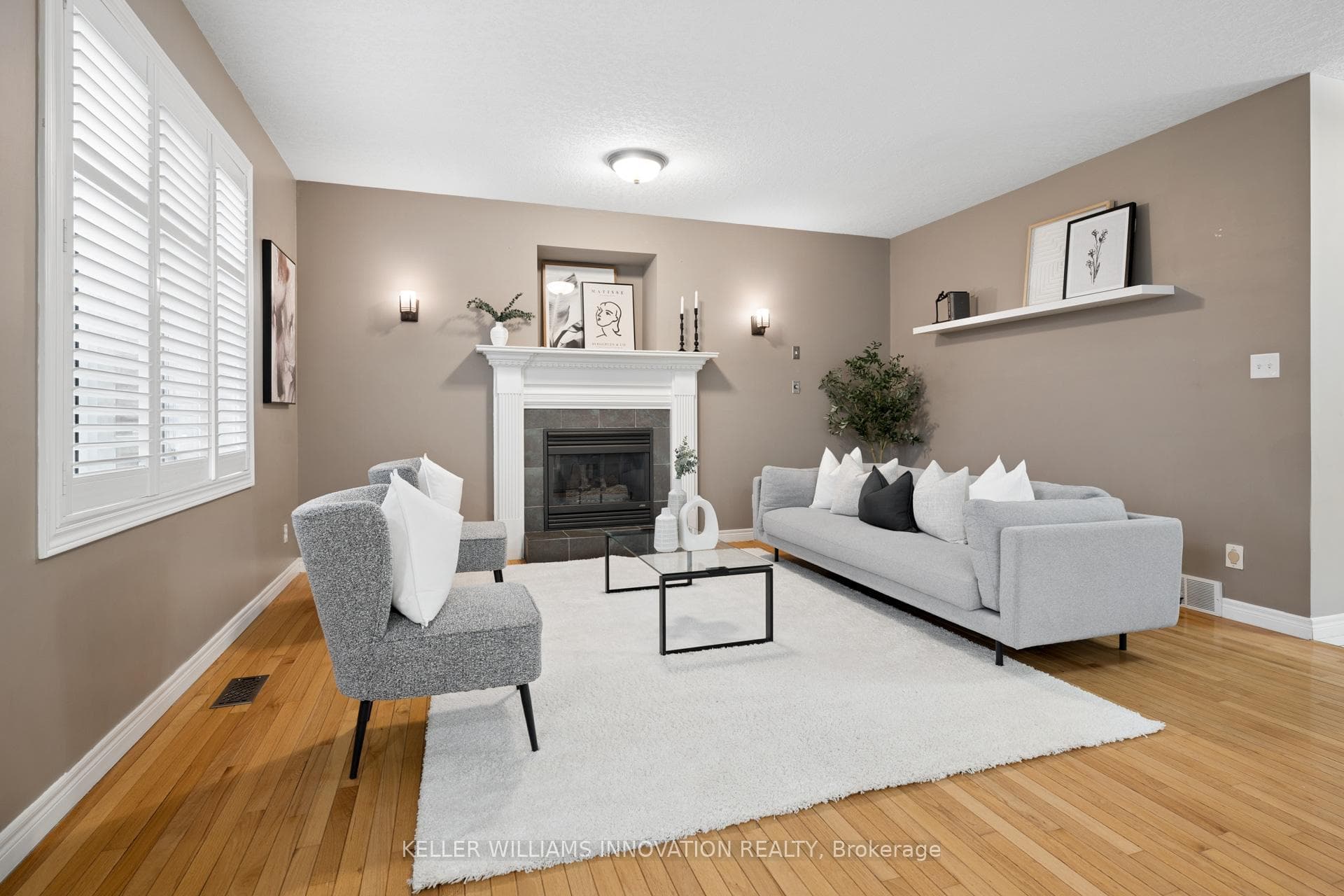 555 Sandbanks Crescent photo 16