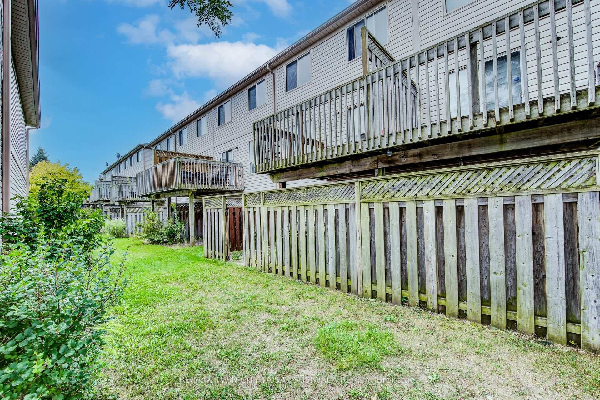 266 Blackhorne Drive photo 4