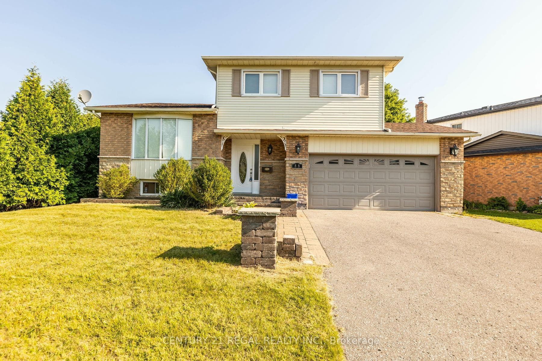 88 Overbank Drive photo 2