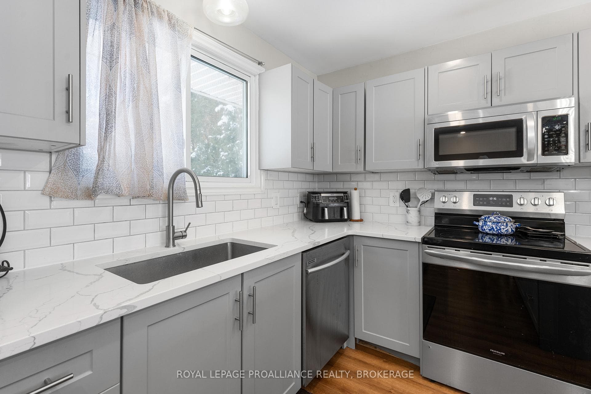 296 Olympus Avenue photo 14