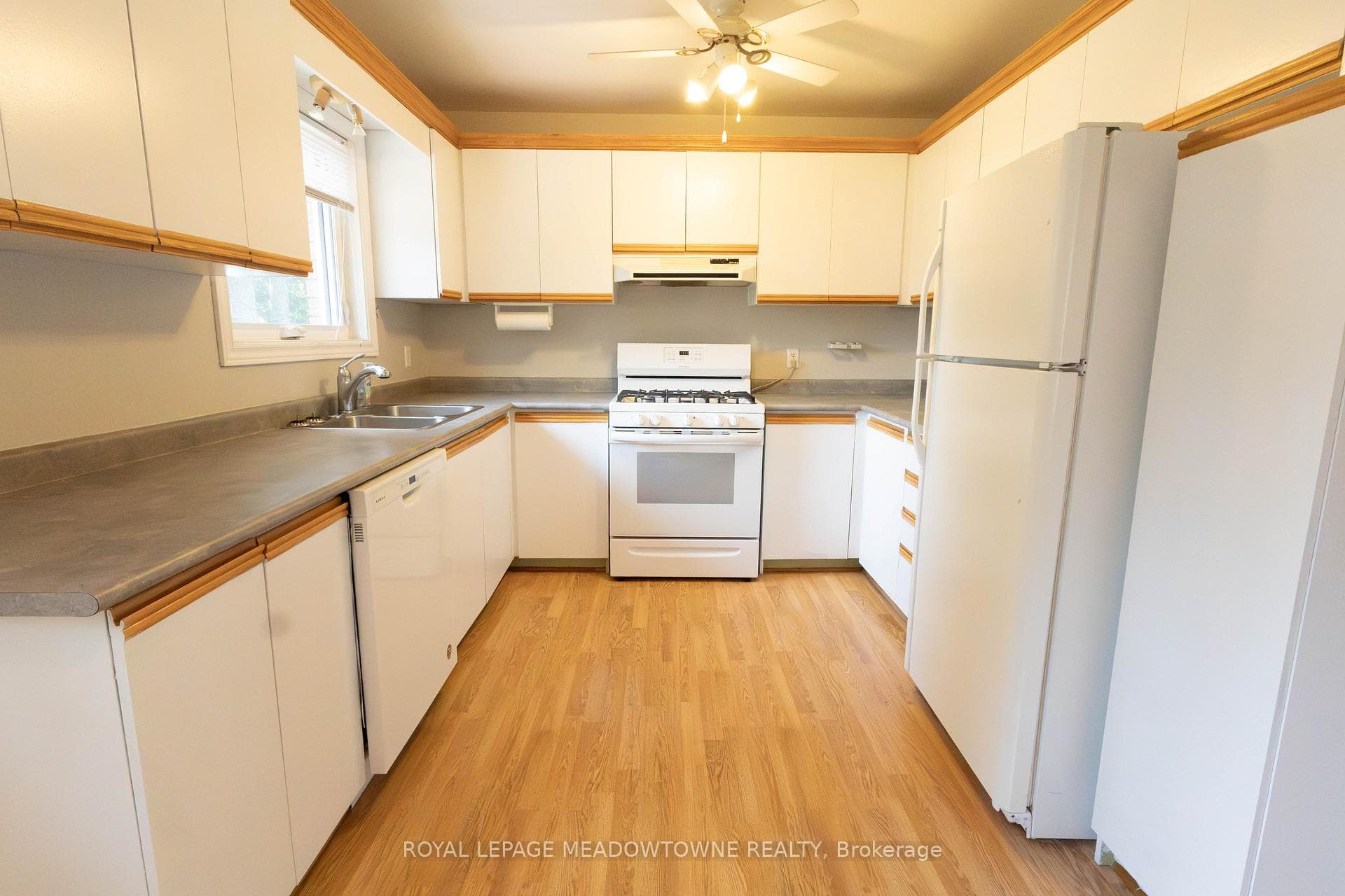 89 Royal Beech Drive photo 10