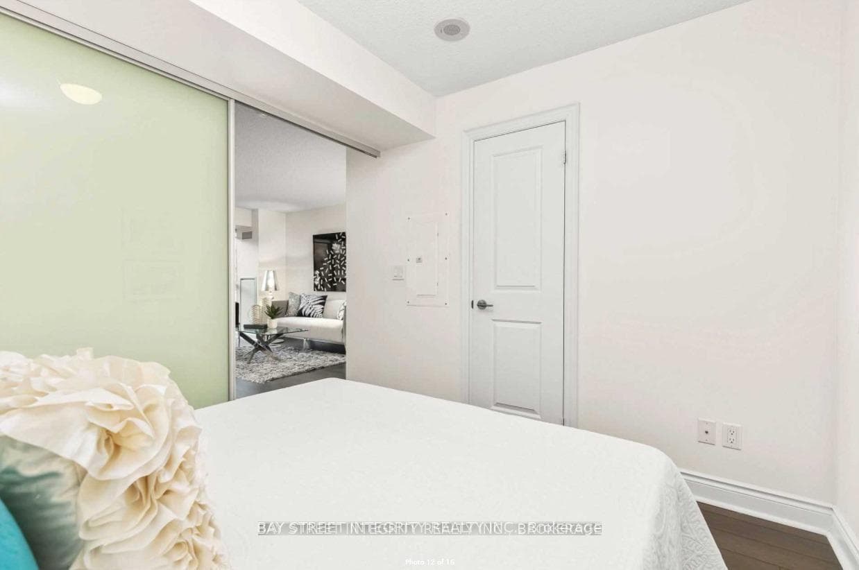 28 Ted Rogers Way Unit 1705 photo 11