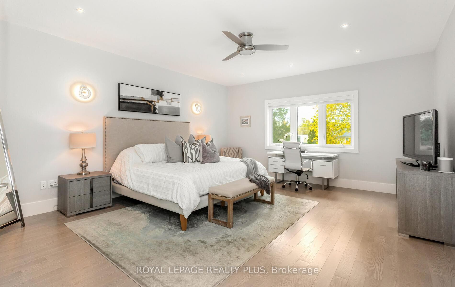 16B Benson Avenue photo 21