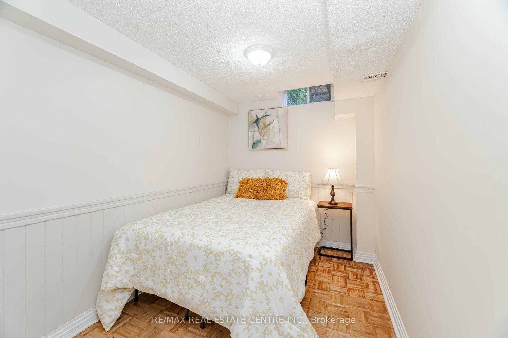 26 Jeanette Place photo 32