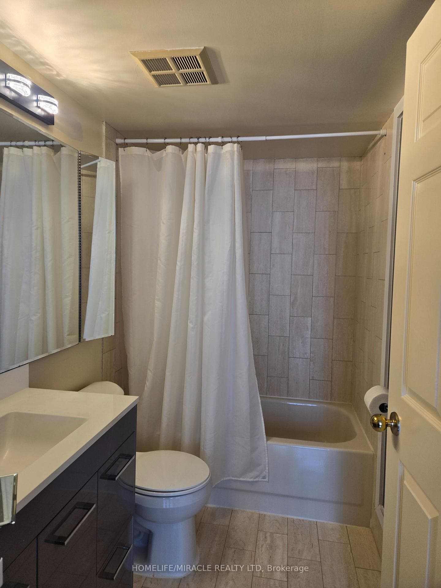 285 Enfield Place Unit 1701 photo 7