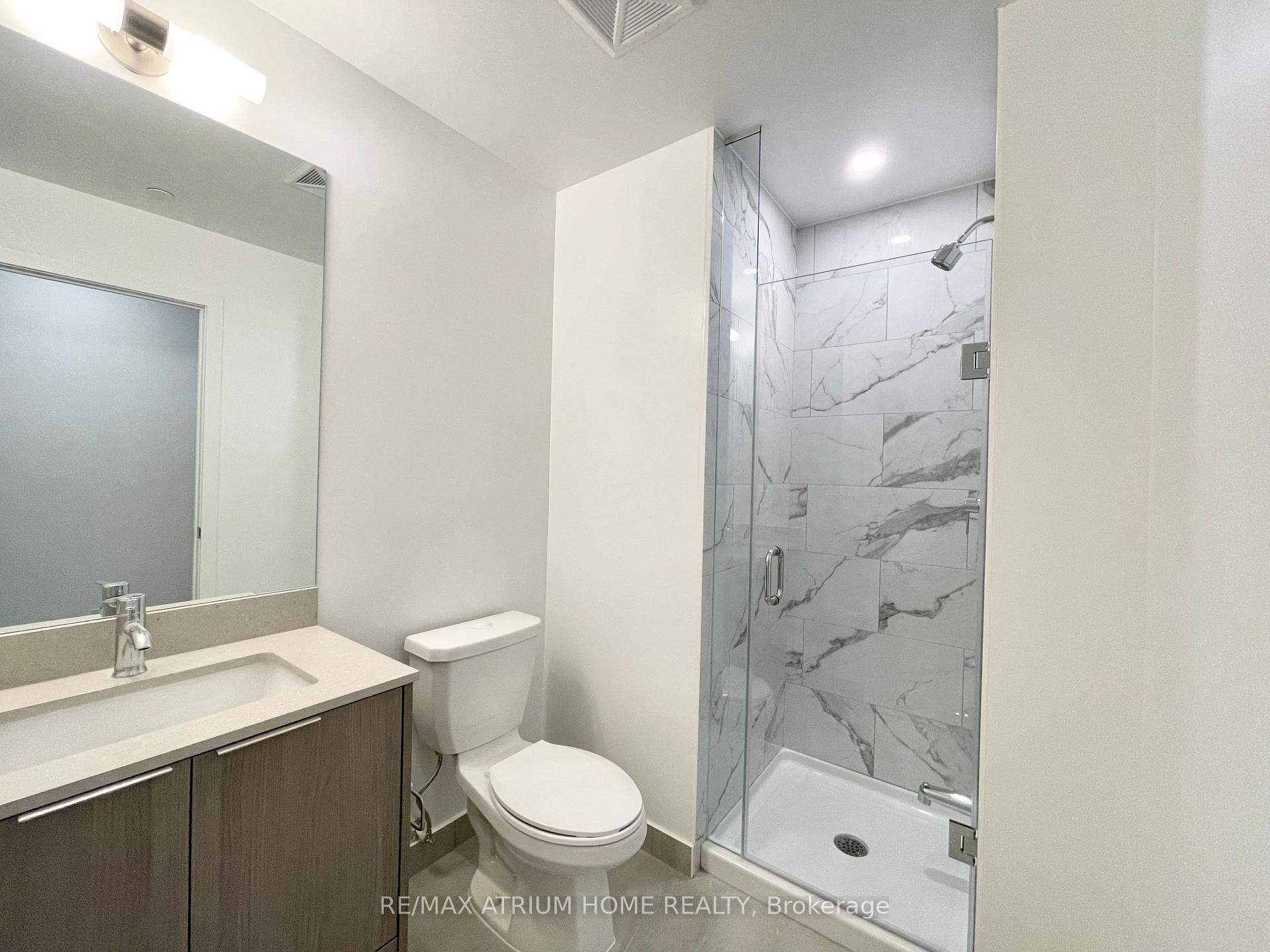 32 Forest Manor Road Unit 2102 photo 15