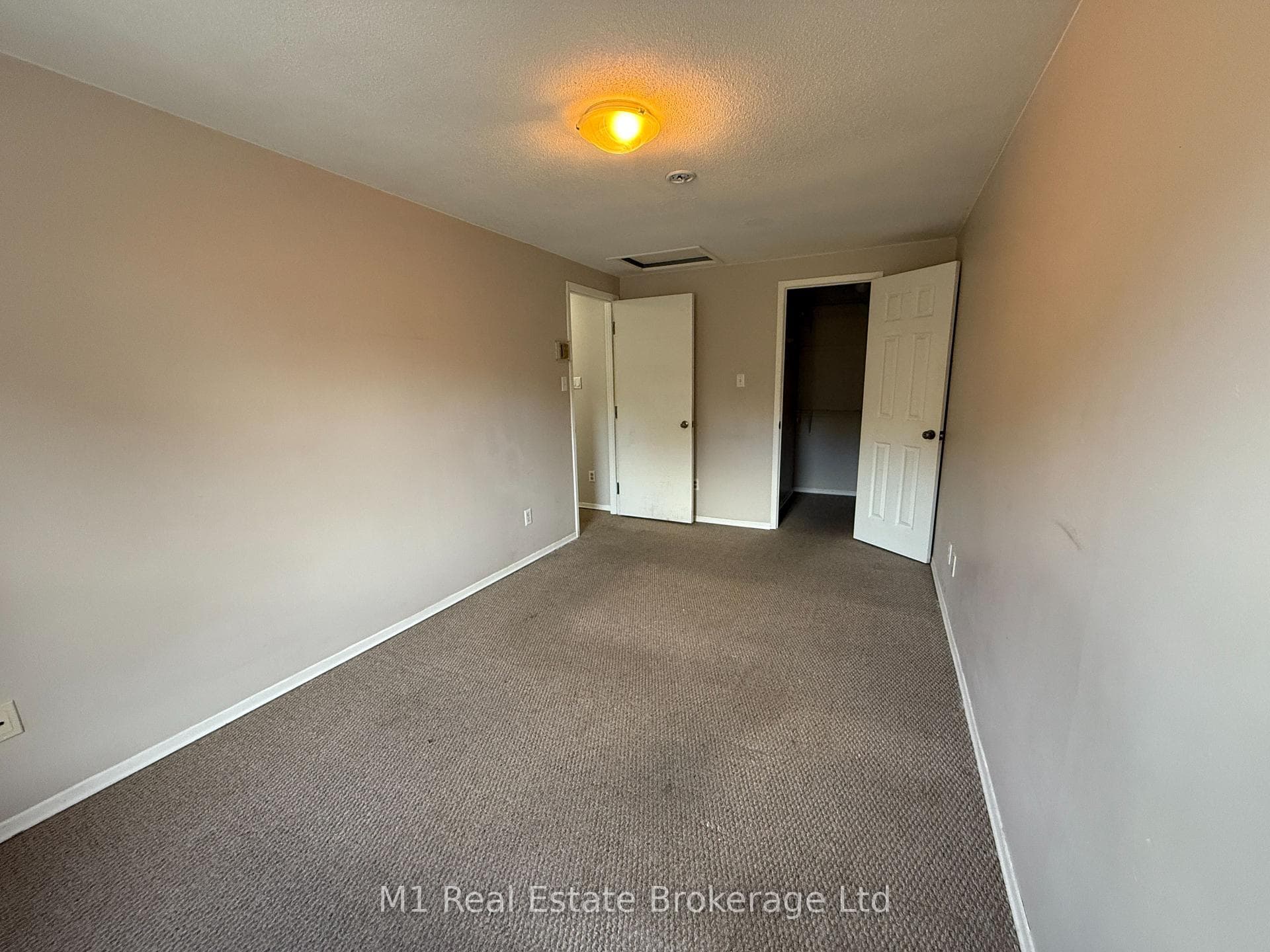 779 Scottsdale Drive photo 12