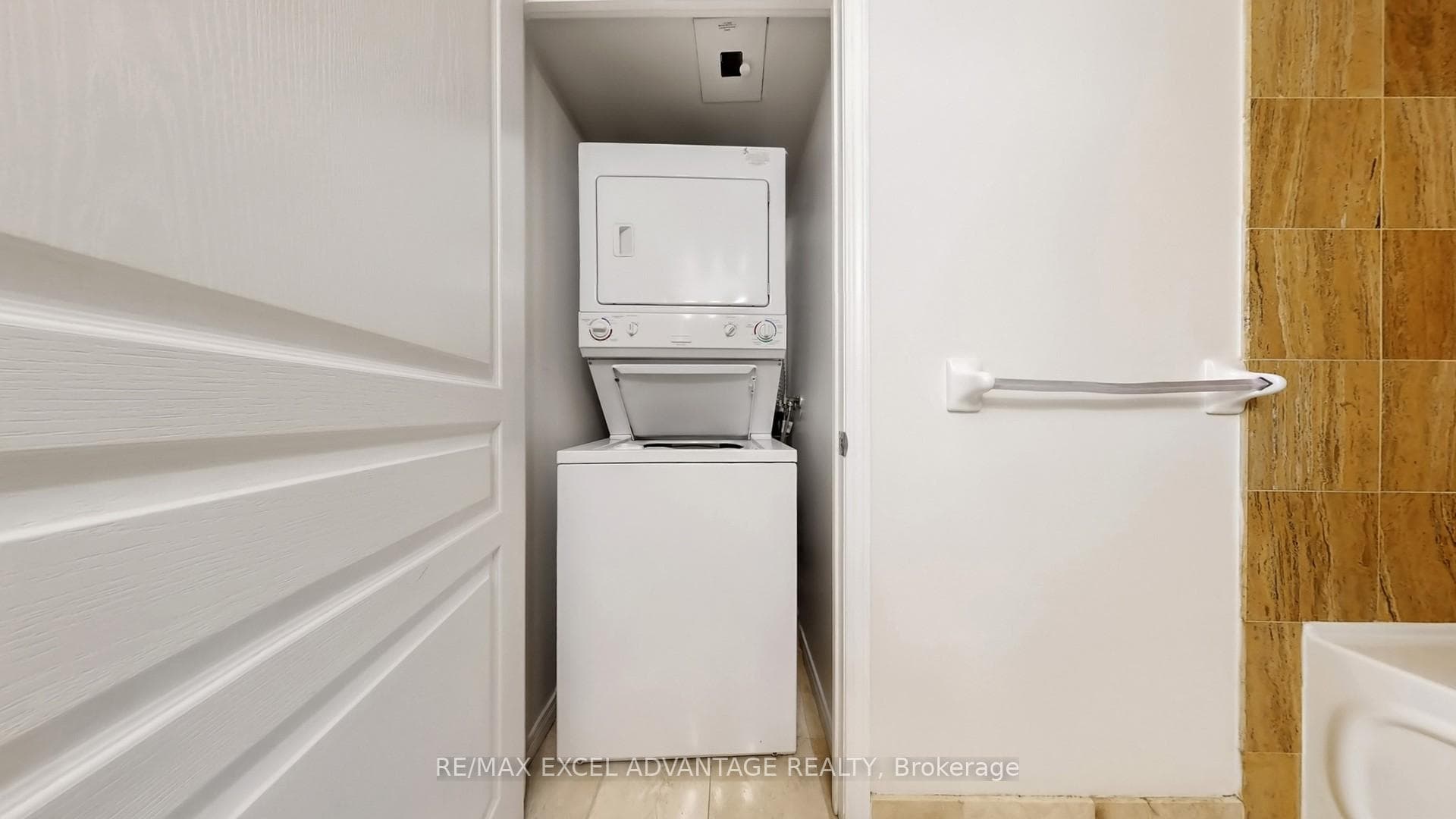 55 Harrison Garden Boulevard Unit 611 photo 6