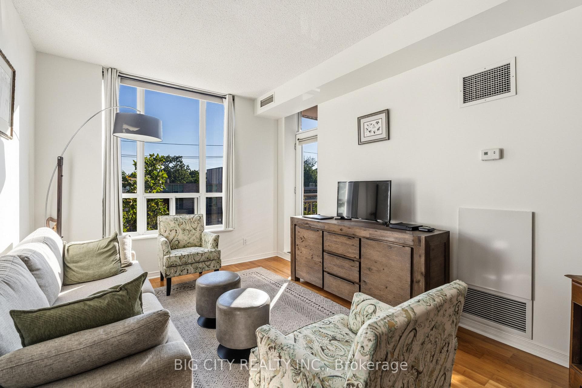 455 Rosewell Avenue Unit 412 photo 9