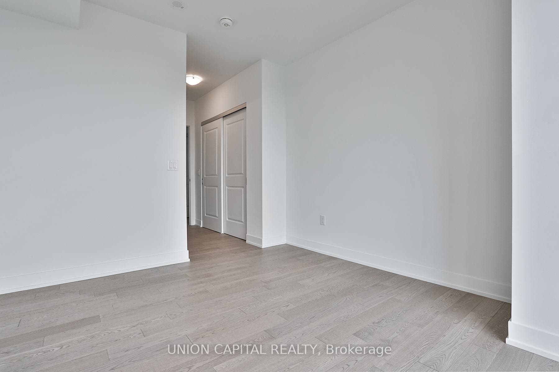 1063 Douglas Mccurdy Comm Circle Unit 1104 photo 21