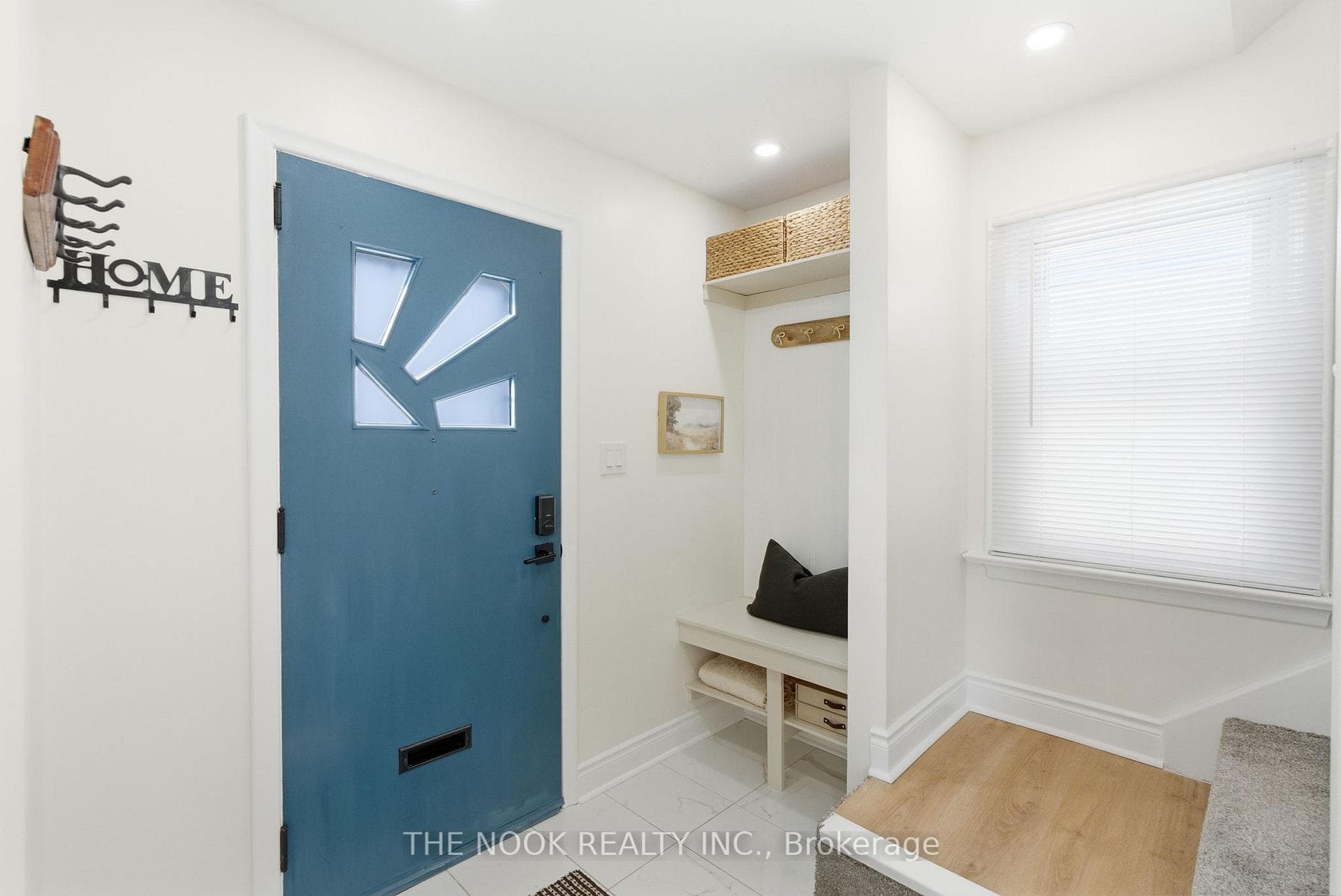 126 Abbott Boulevard photo 4