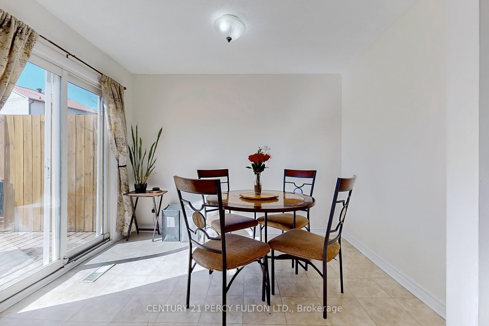 217 CUNDLES Road photo 16