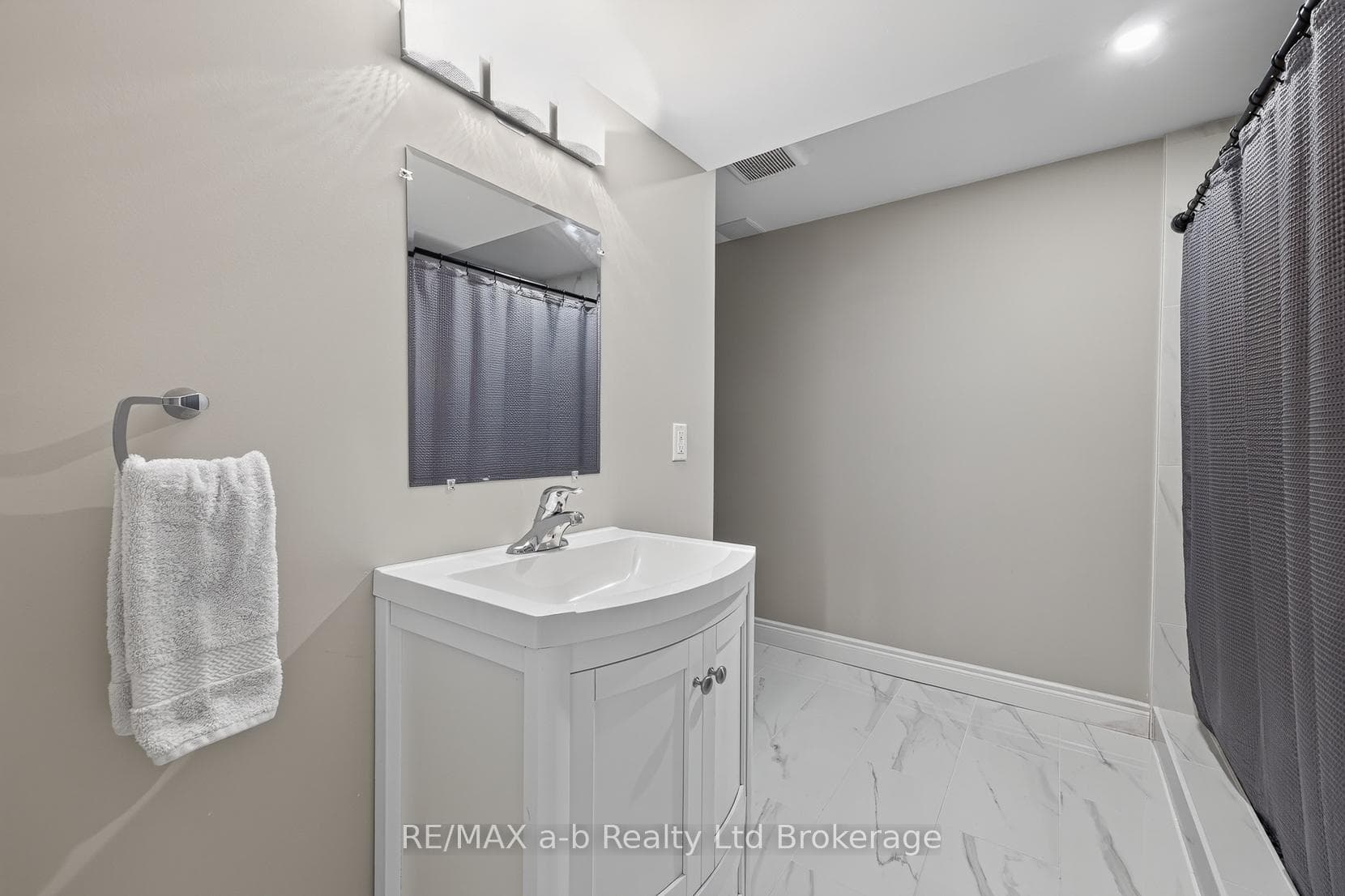 535 Crestwood Court photo 30