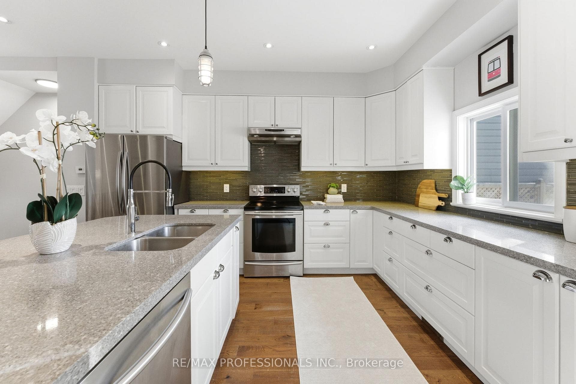 670 Beresford Avenue photo 12