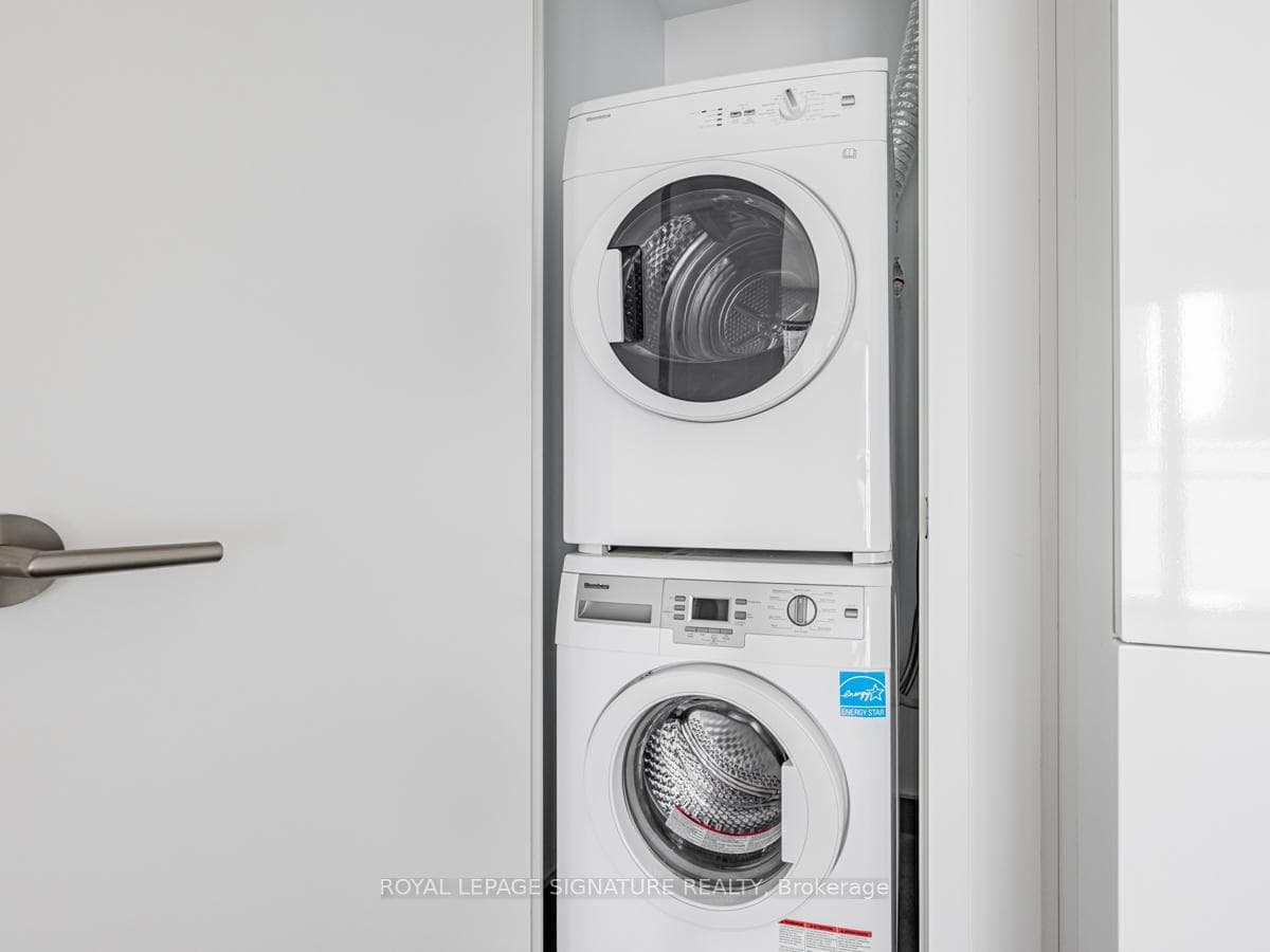 185 Roehampton Avenue Unit 615 photo 12