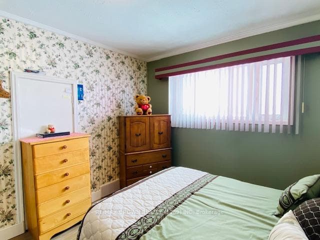 36 Seventh Ave Crescent photo 17