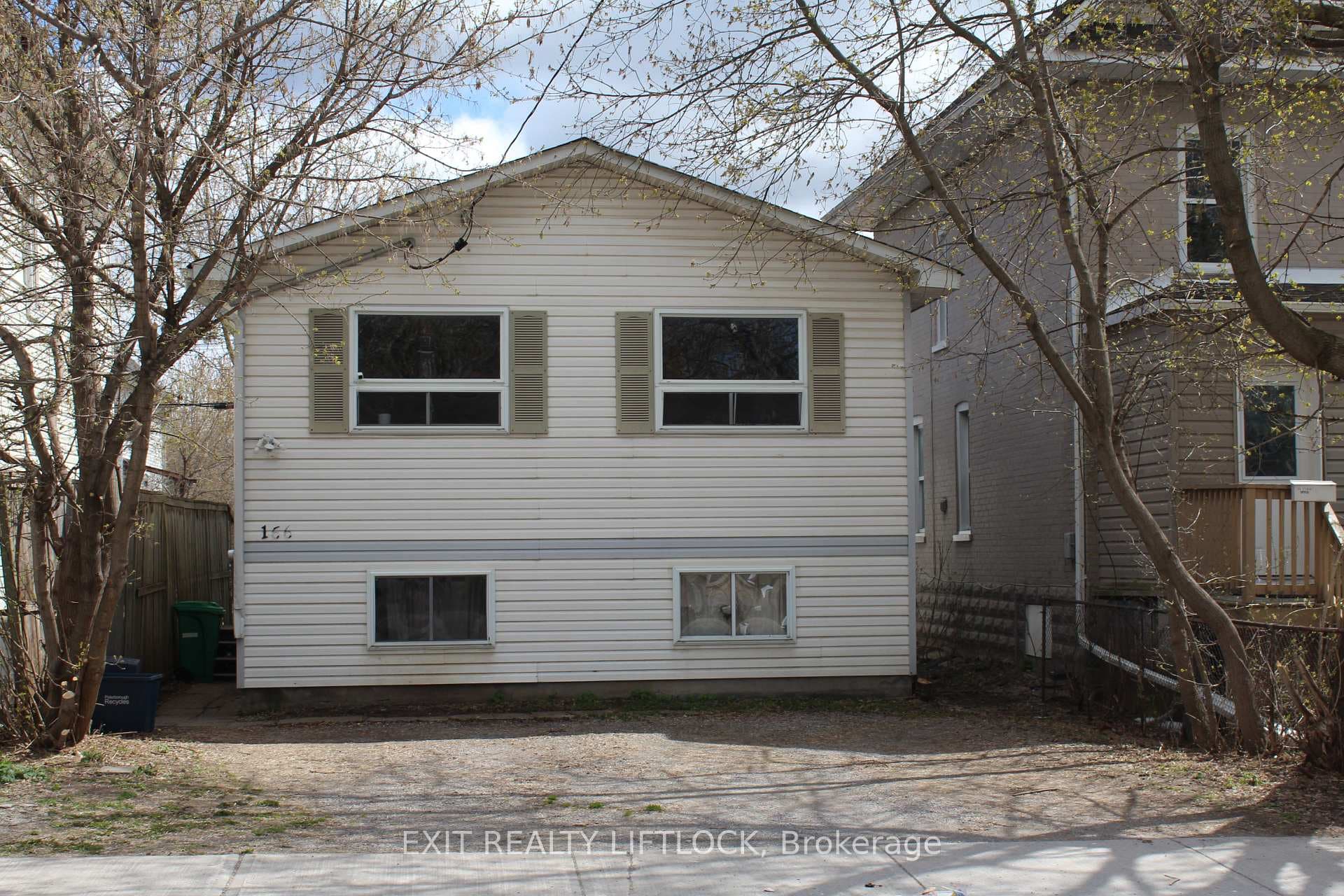 166 Stewart Street photo 18