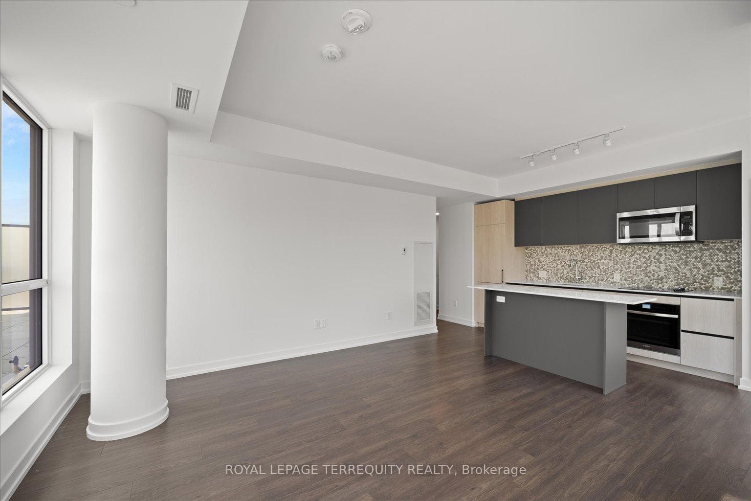 150 Logan Avenue Unit 531 photo 8