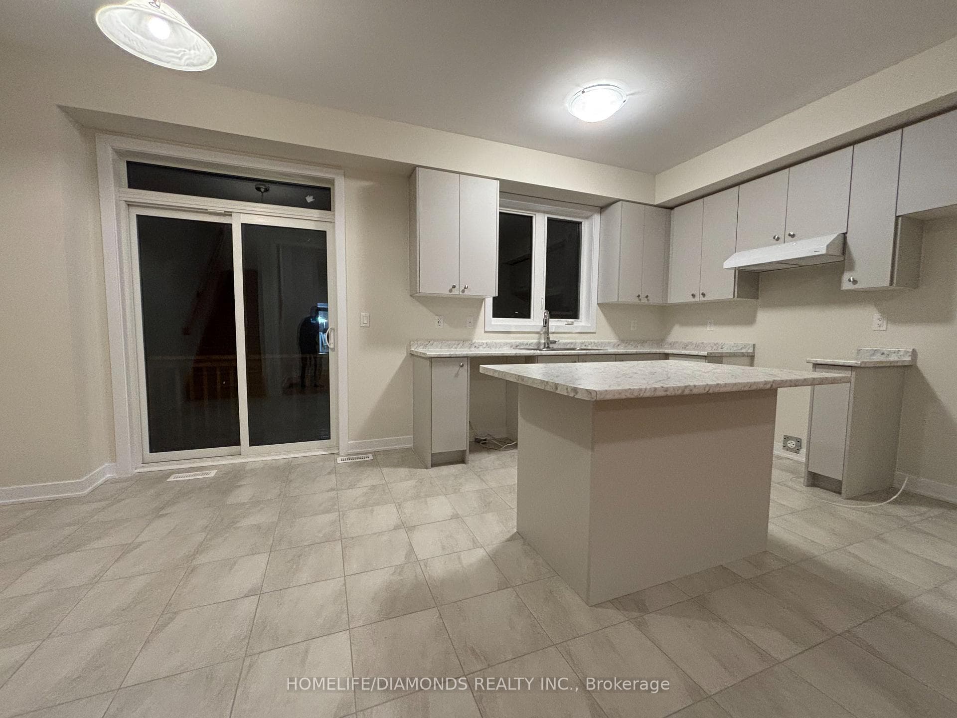 148 EASTBRIDGE Avenue photo 3