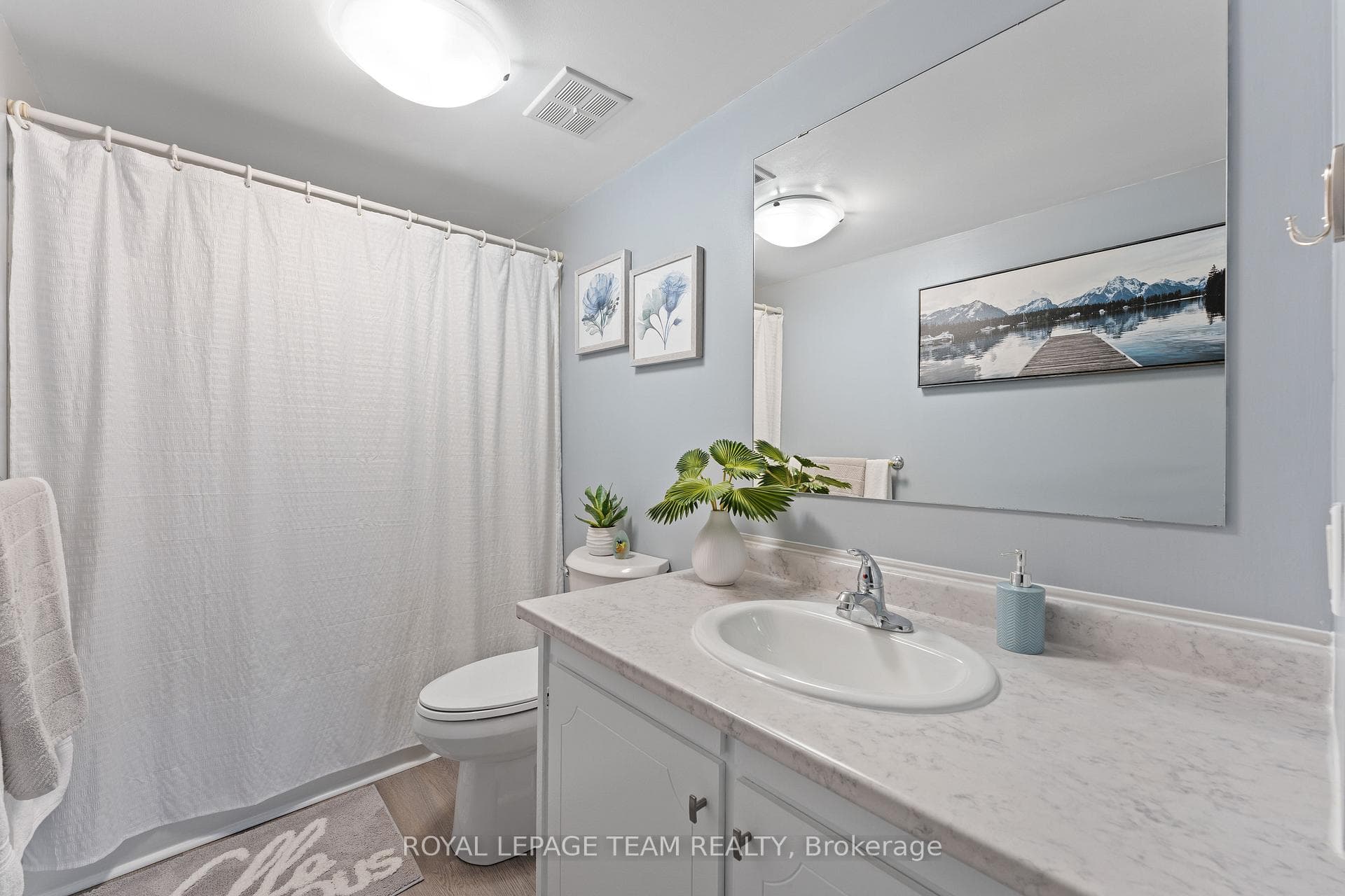 4009 Champlain Street photo 24
