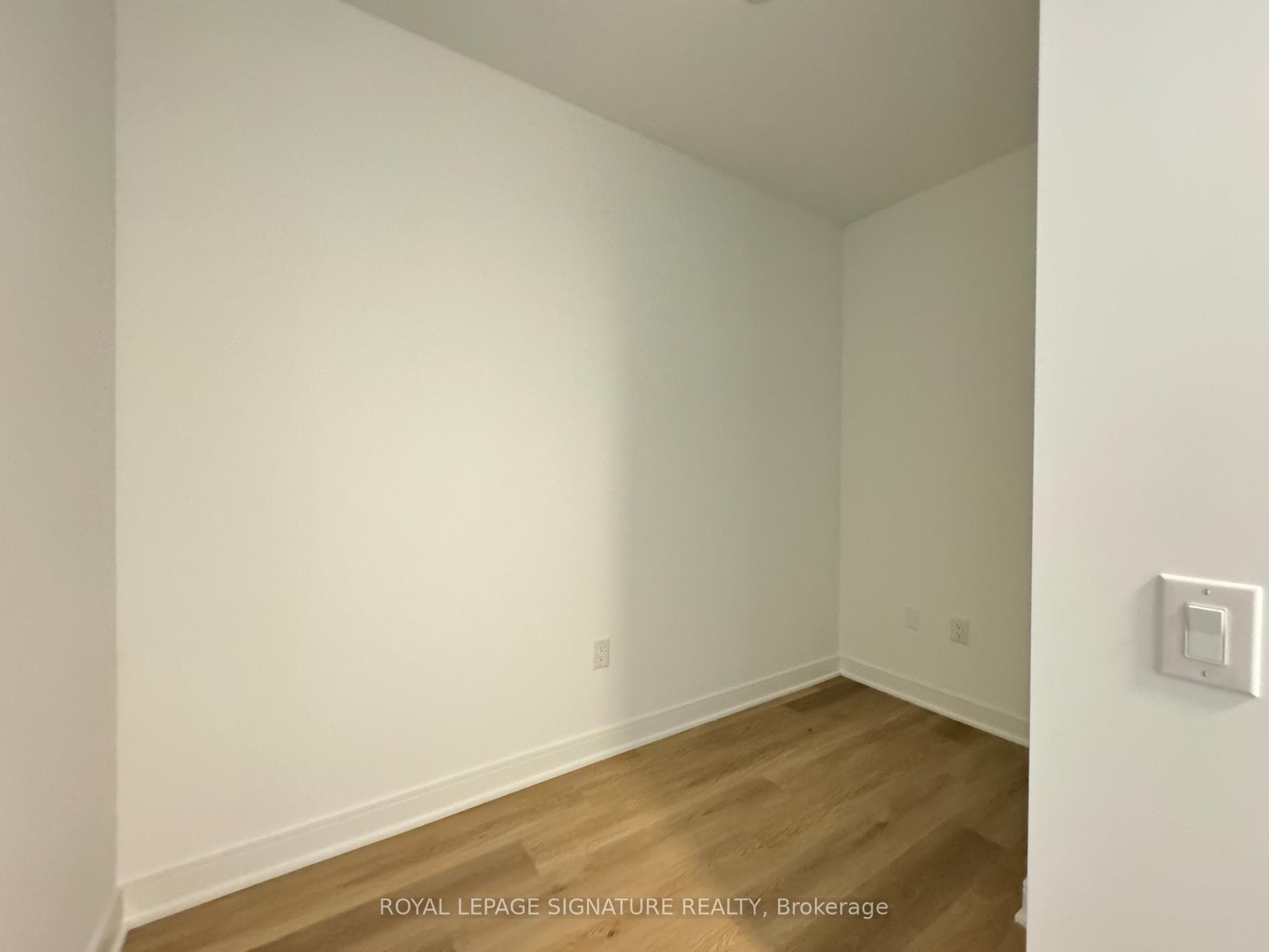 86 Dundas Street Unit 623 photo 2