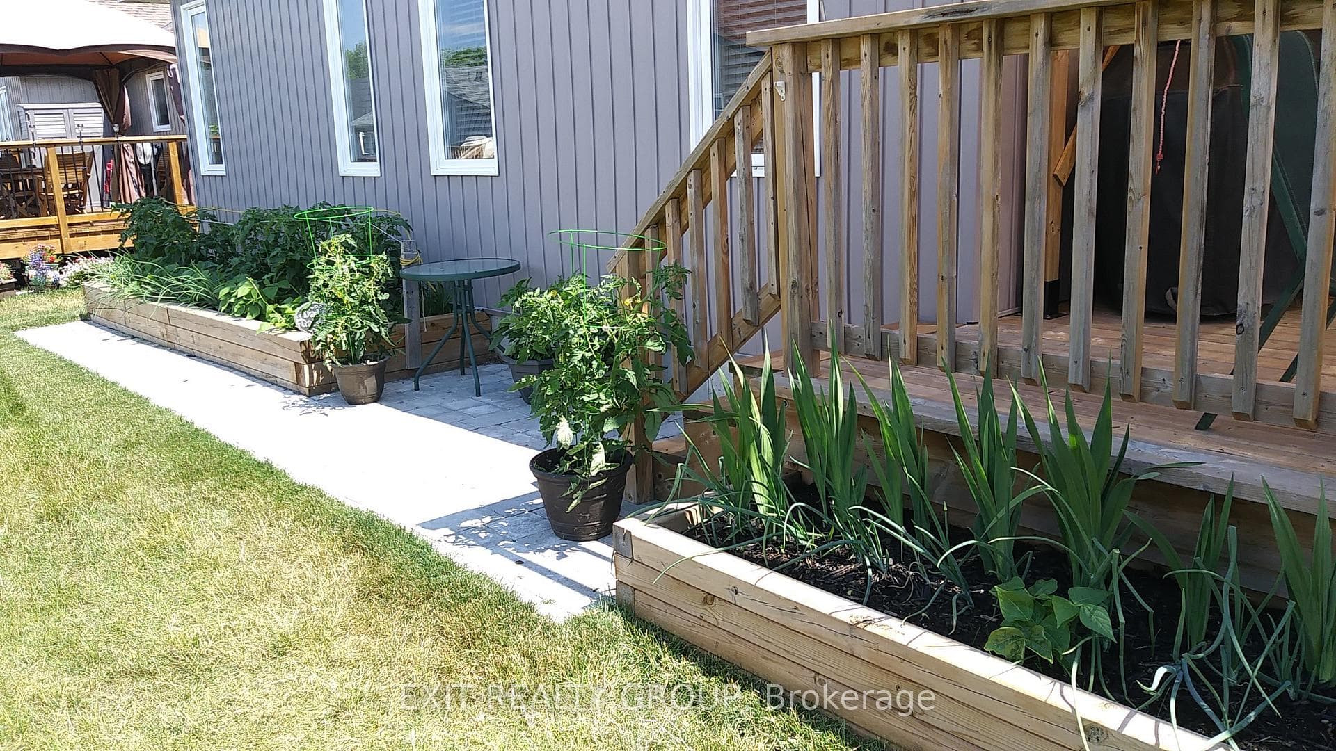84 Dorchester Drive photo 36