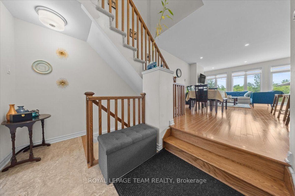 552 Jackdaw Avenue photo 5