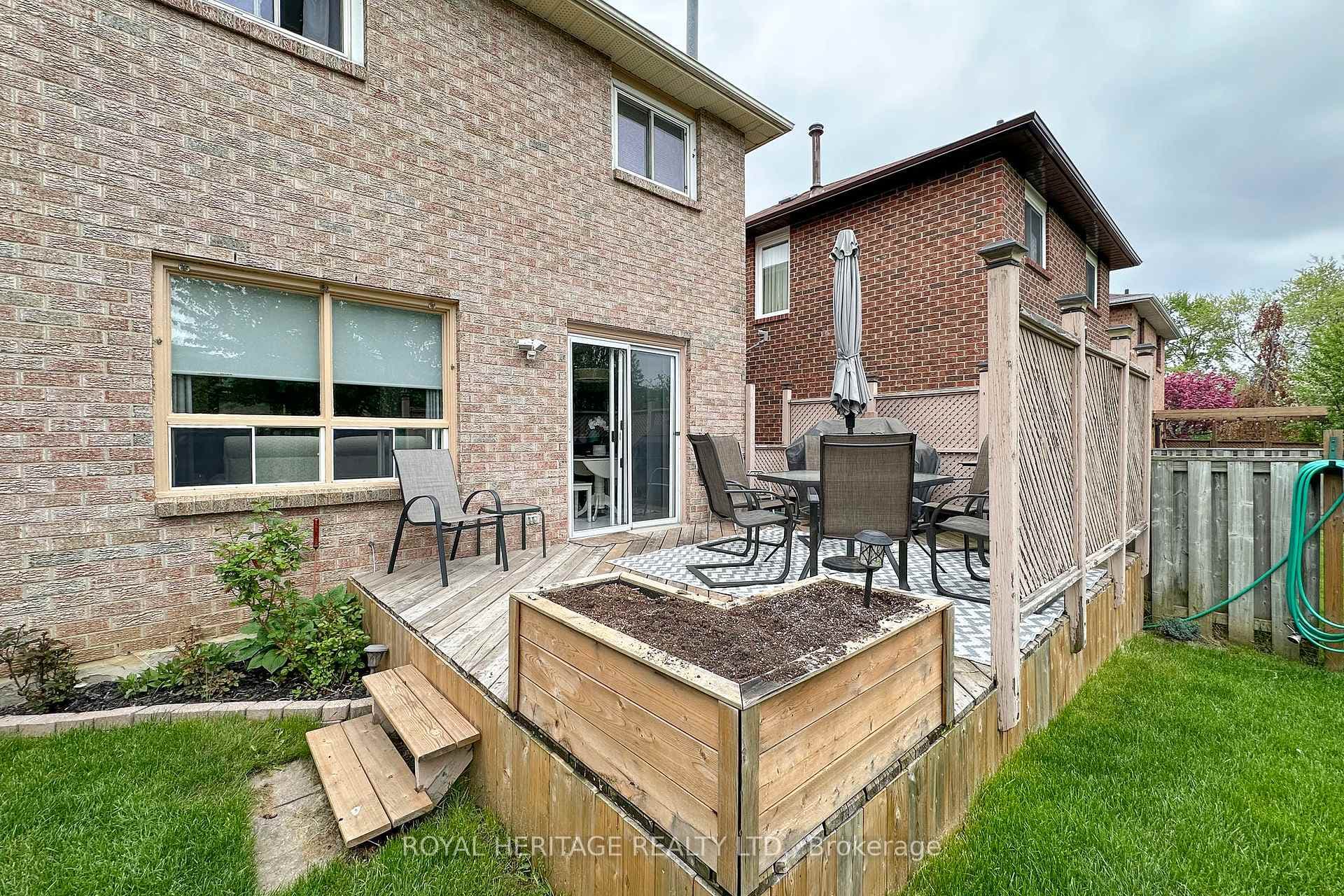 655 Sultana Square photo 29