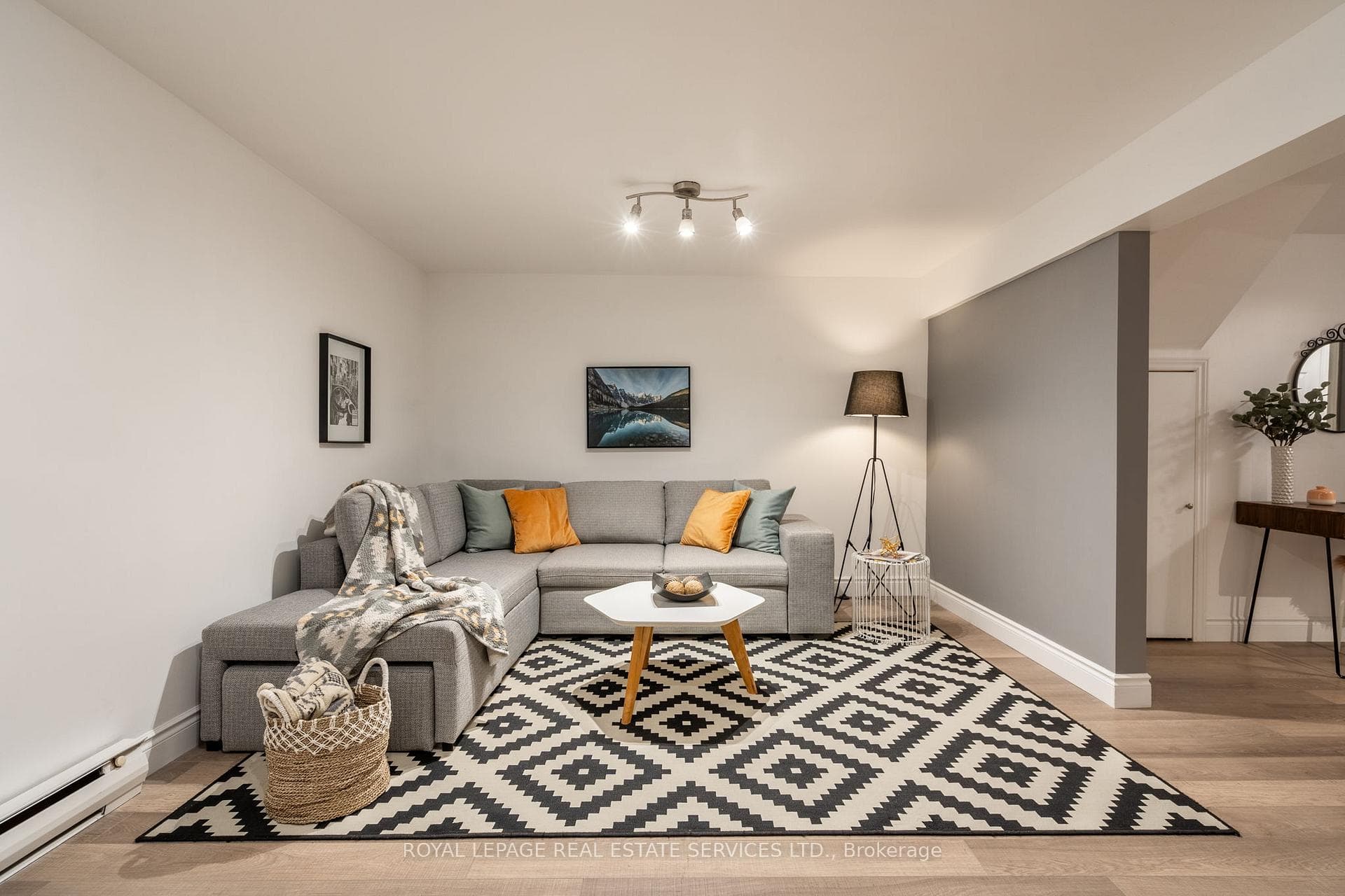 2067 Marine Drive Unit 14 photo 23
