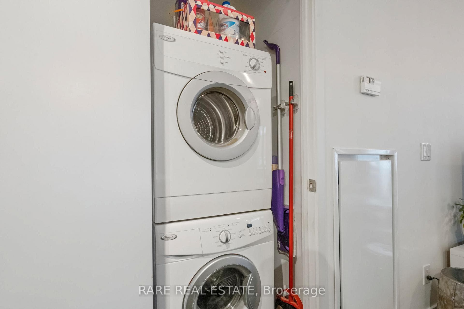 90 Broadview Avenue Unit 414 photo 29