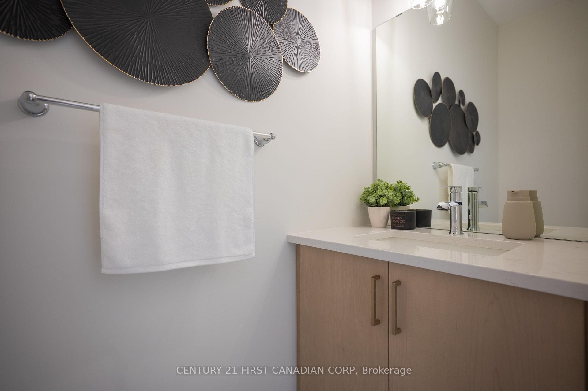 Powder Room 2-Piece