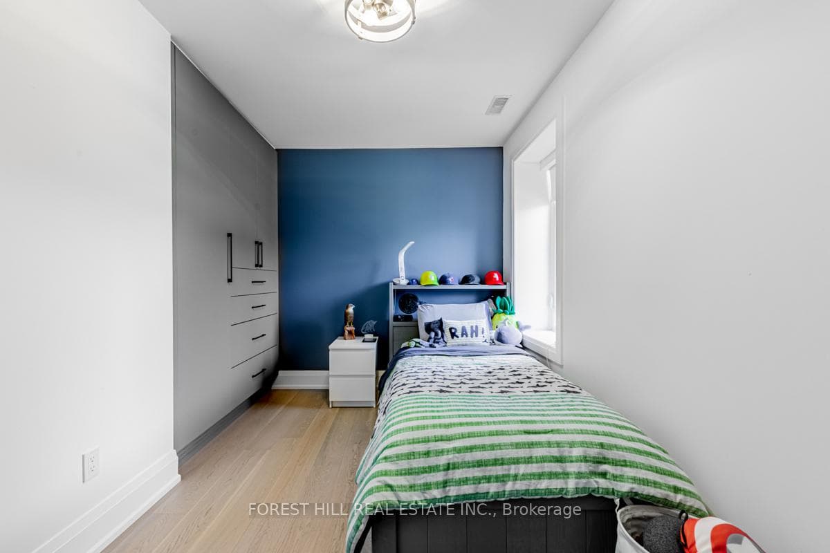 169 Maplewood Avenue photo 22