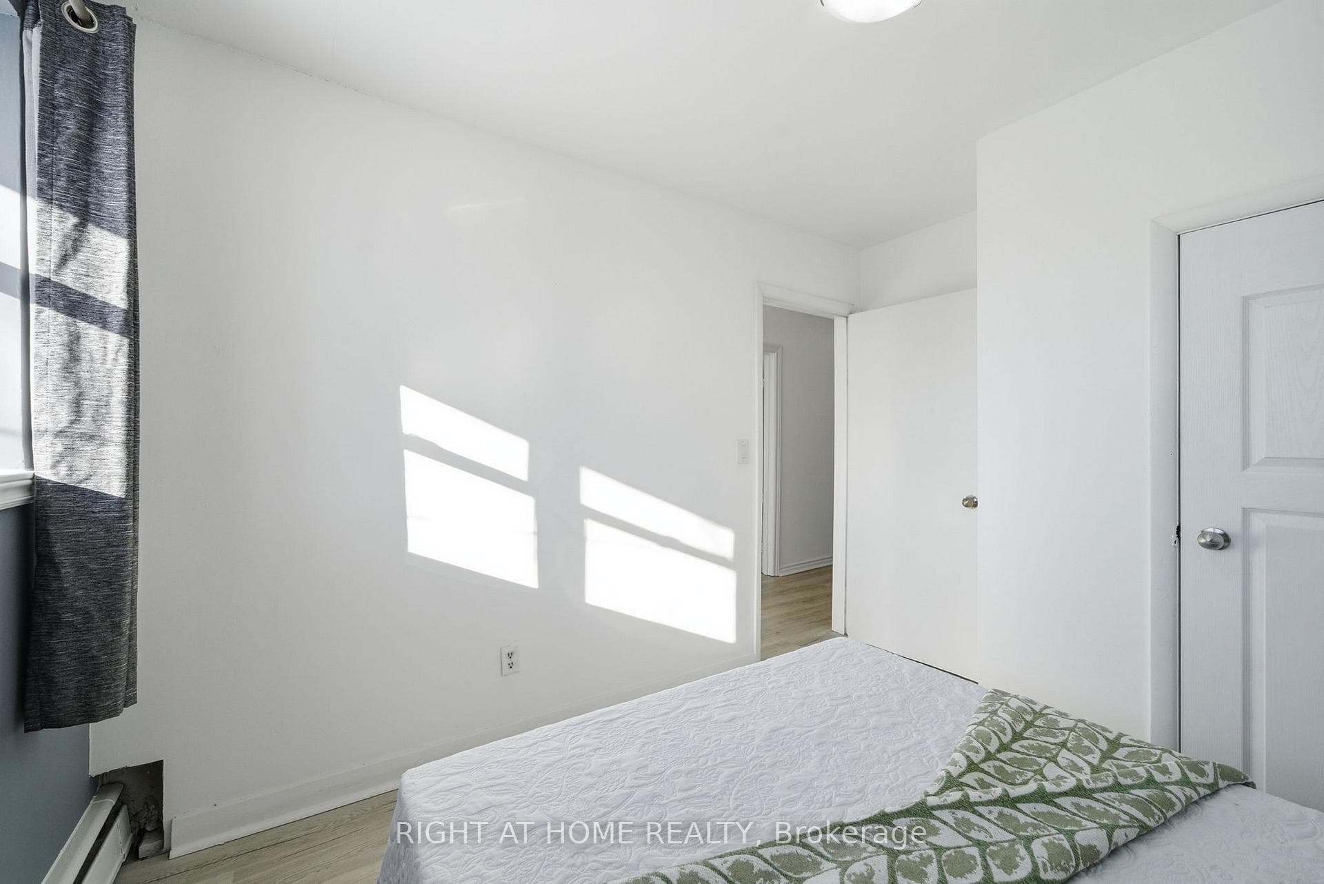708 Carnegie Avenue photo 22