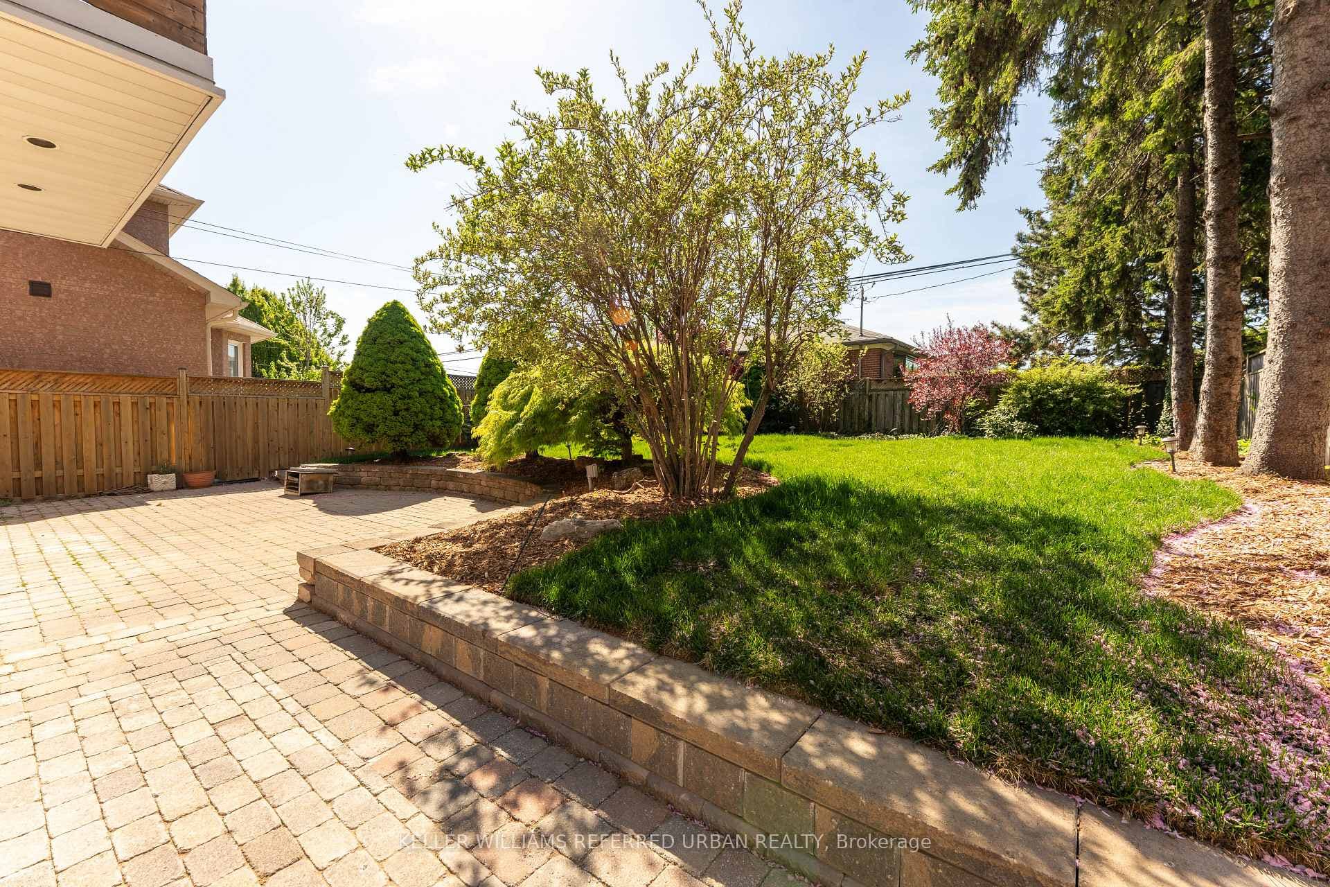 123 Simpson Avenue photo 33