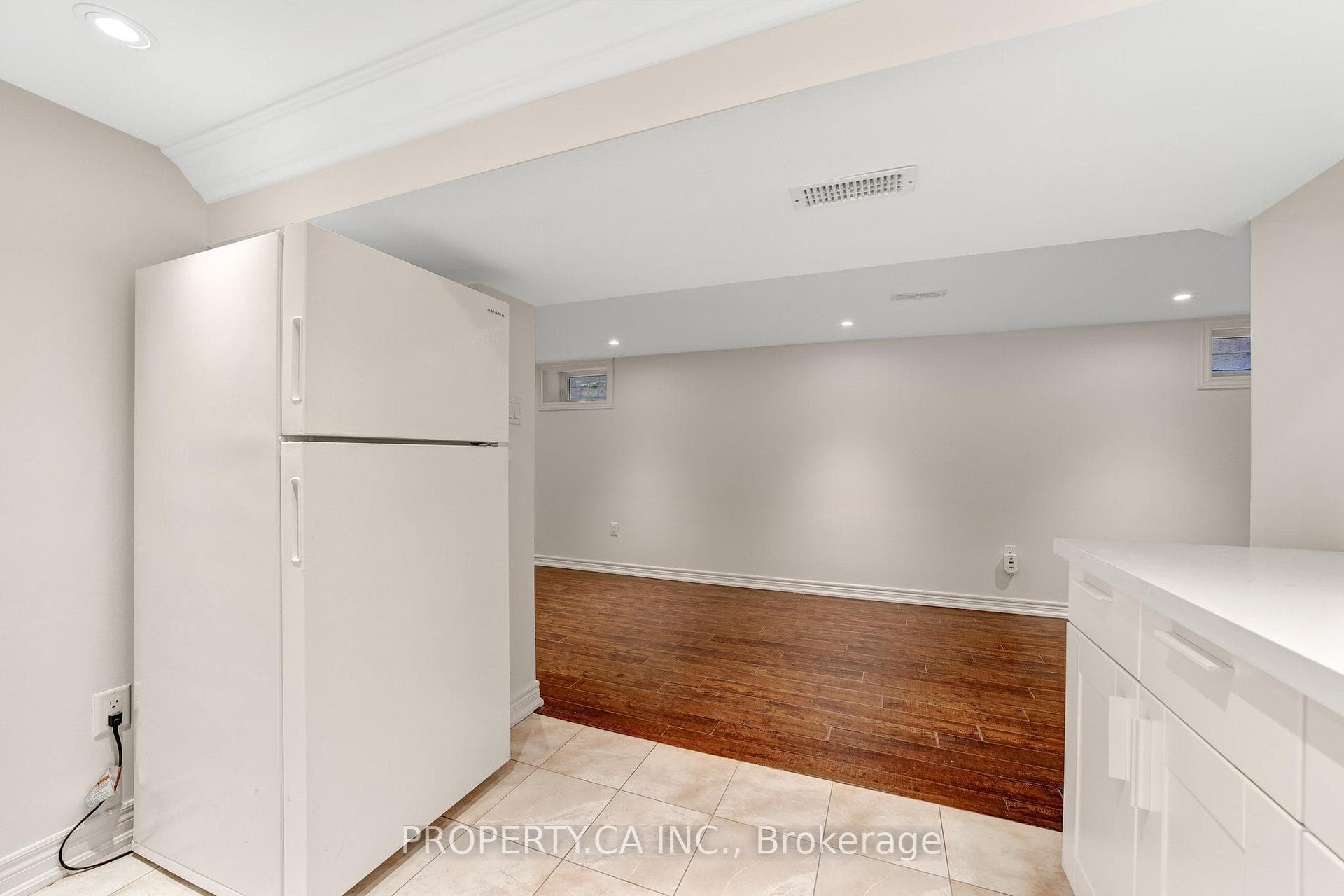 493 Winnette Avenue Unit Lower photo 7