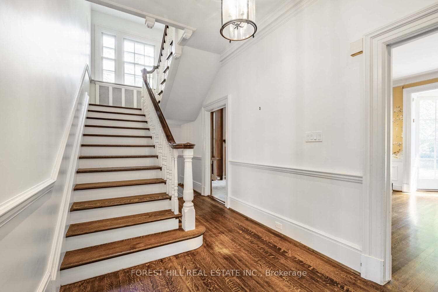 435 Russell Hill Road photo 5