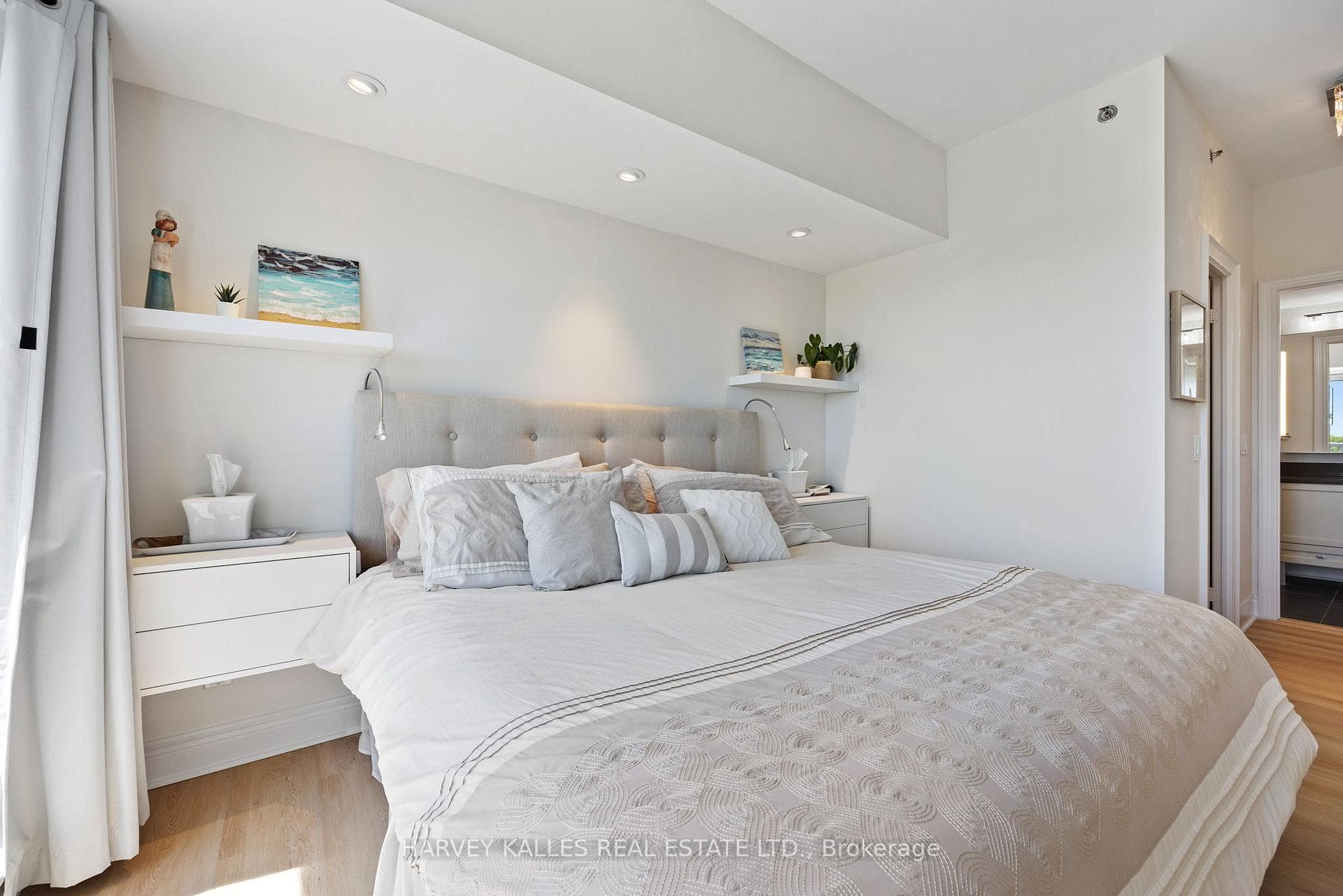 701 Sheppard Avenue Unit 701 photo 17