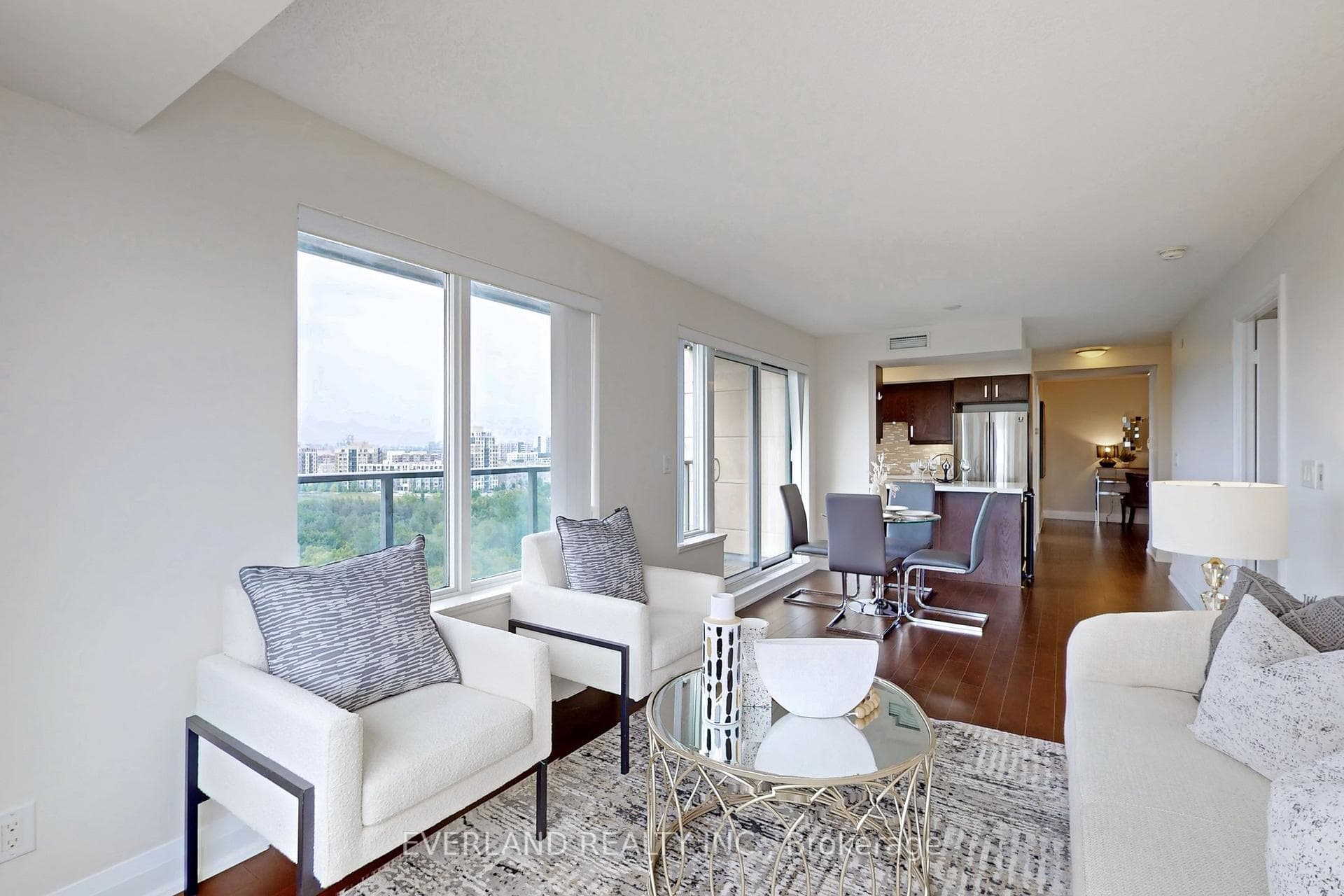 18 Uptown Drive Unit 1605 photo 11