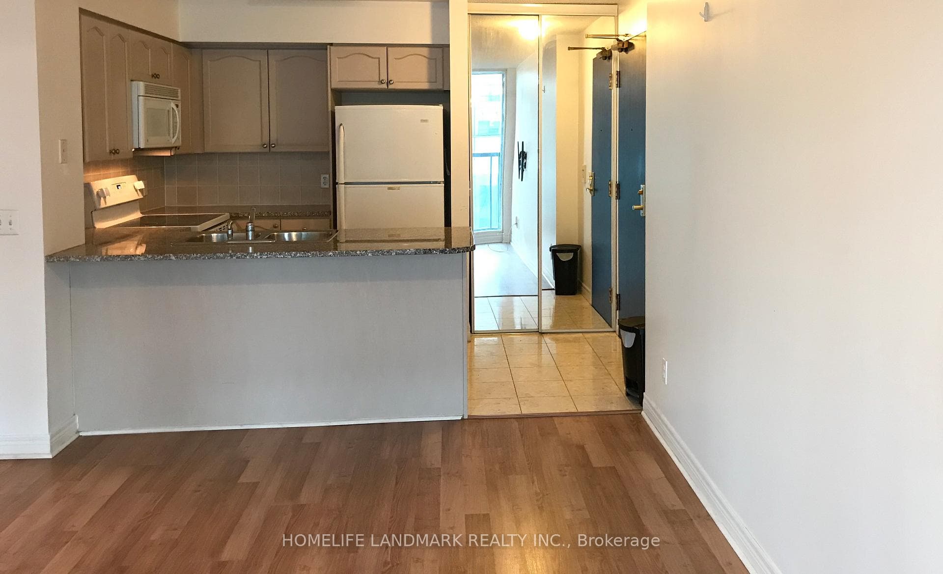 30 Grand Trunk Crescent Unit 3607 photo 3