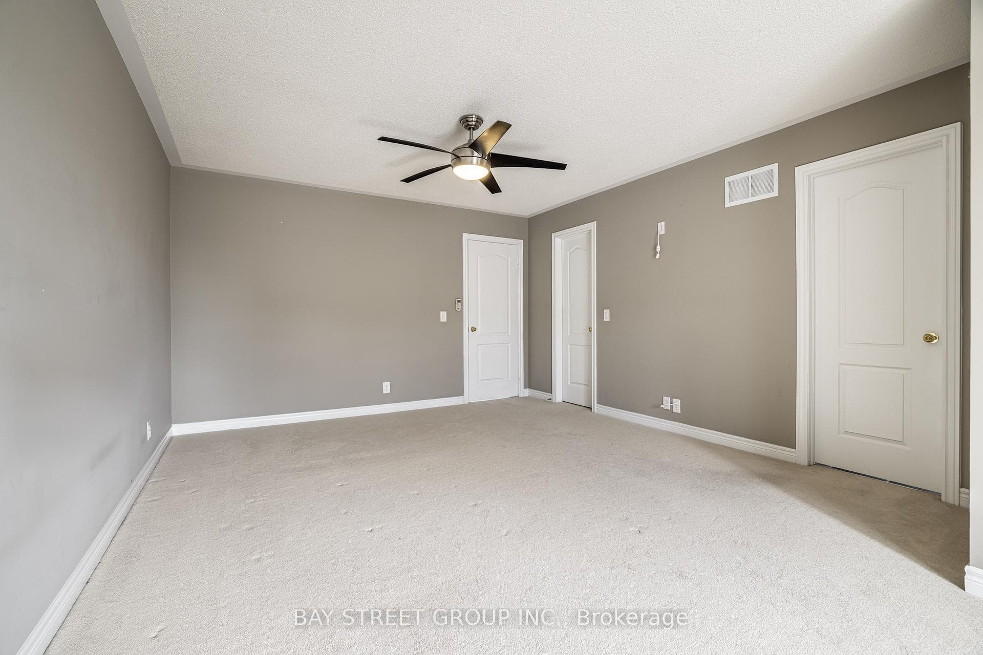 4 Courtland Crescent photo 30