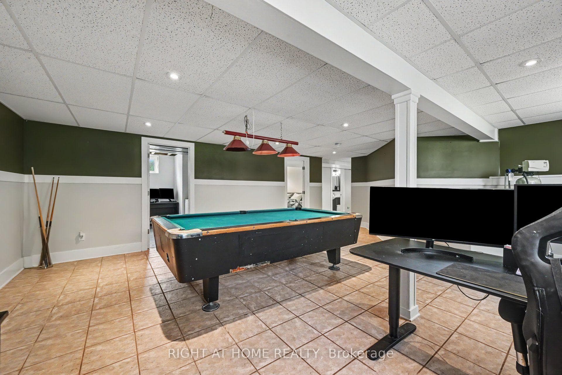 1588 Scottanne Street photo 21