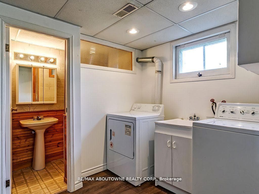 2067 Devon Road photo 18