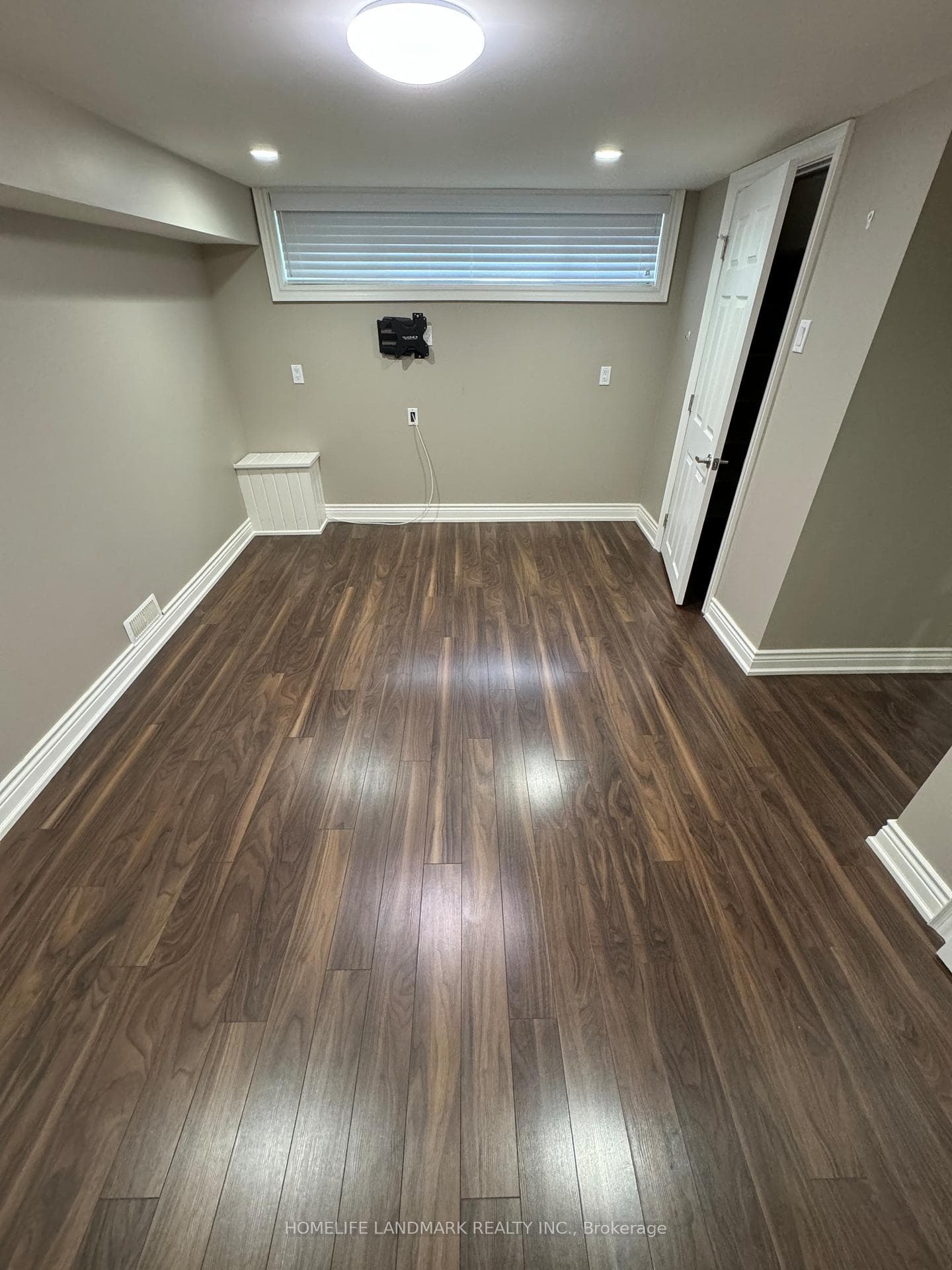 248 Axminster Drive photo 12