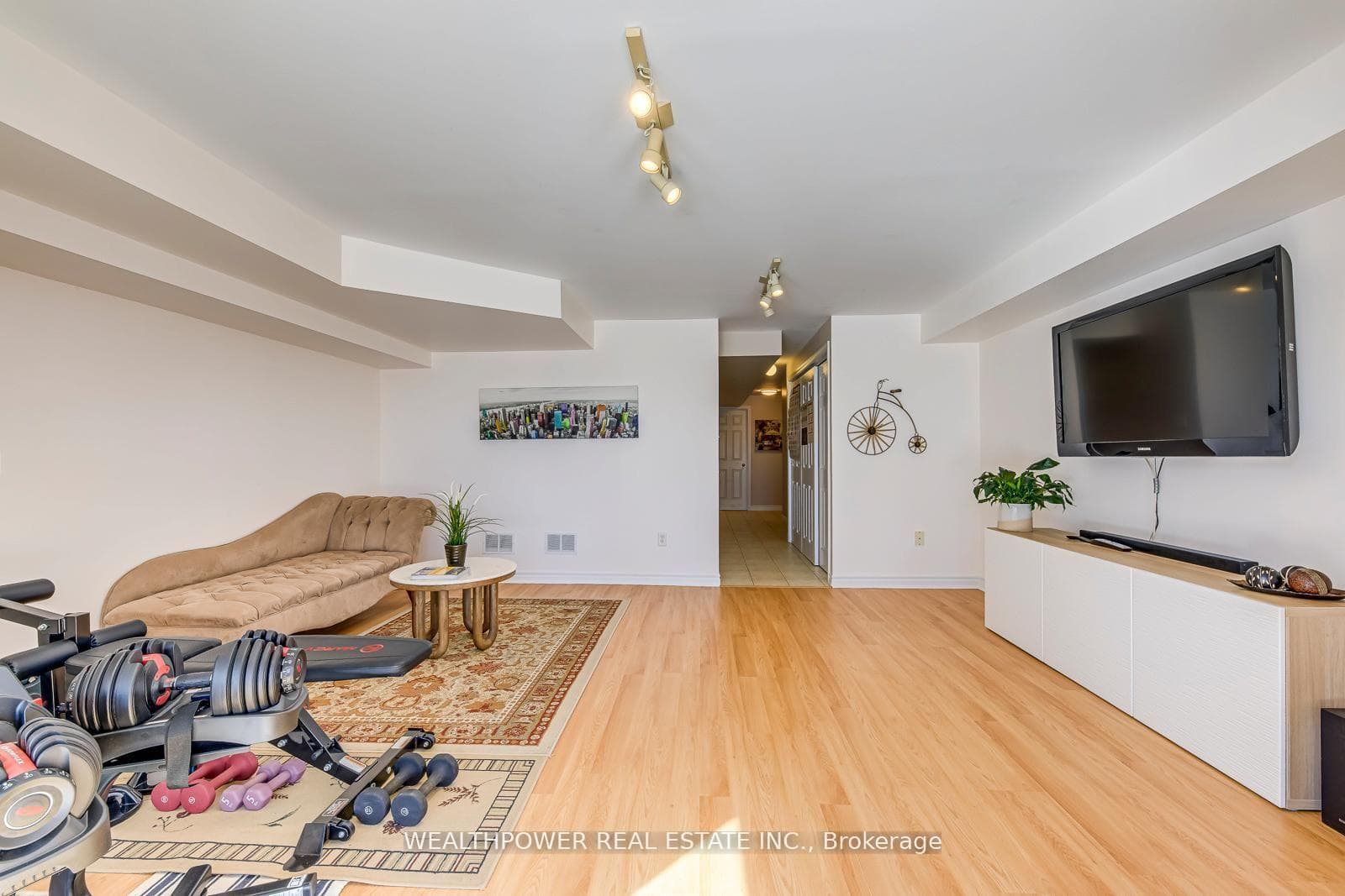 800 Dundas Street Unit 26 photo 35