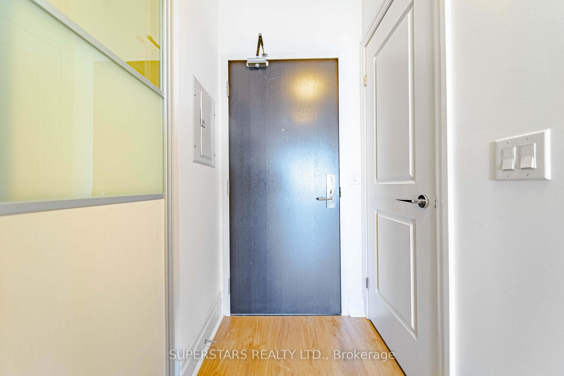 151 Upper Duke Crescent Unit 406 photo 19